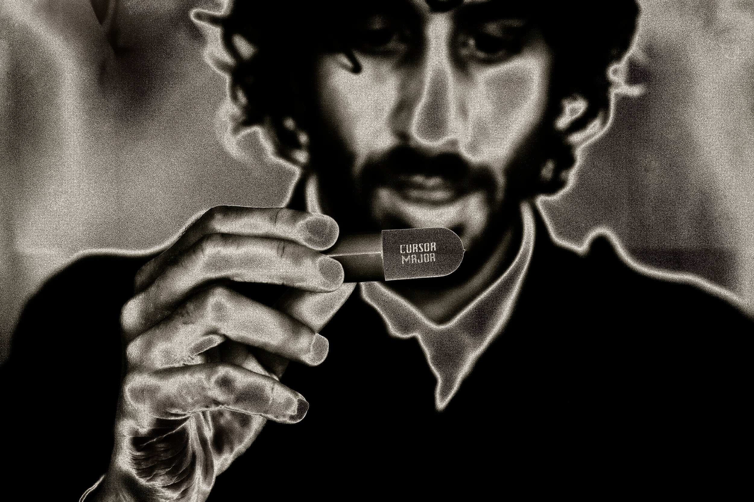 BlkWhteFiltrPillHand.jpg