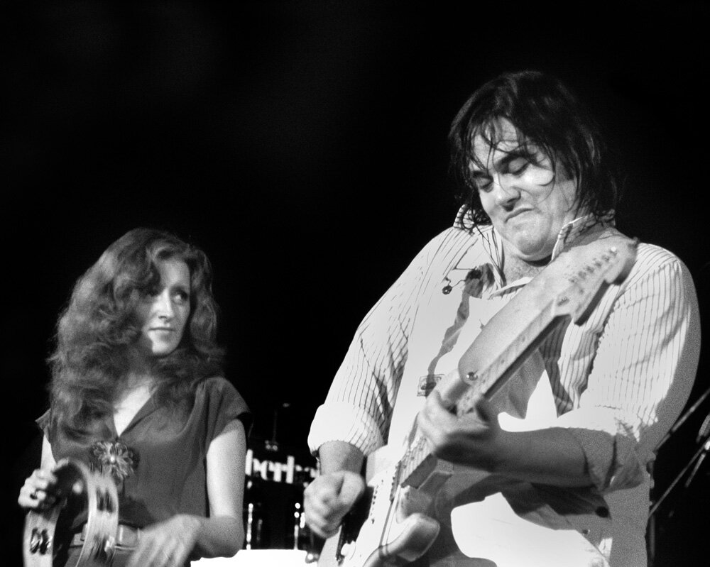 Bonnie_Raitt_Lowell_George RT 8x10cheek.jpg