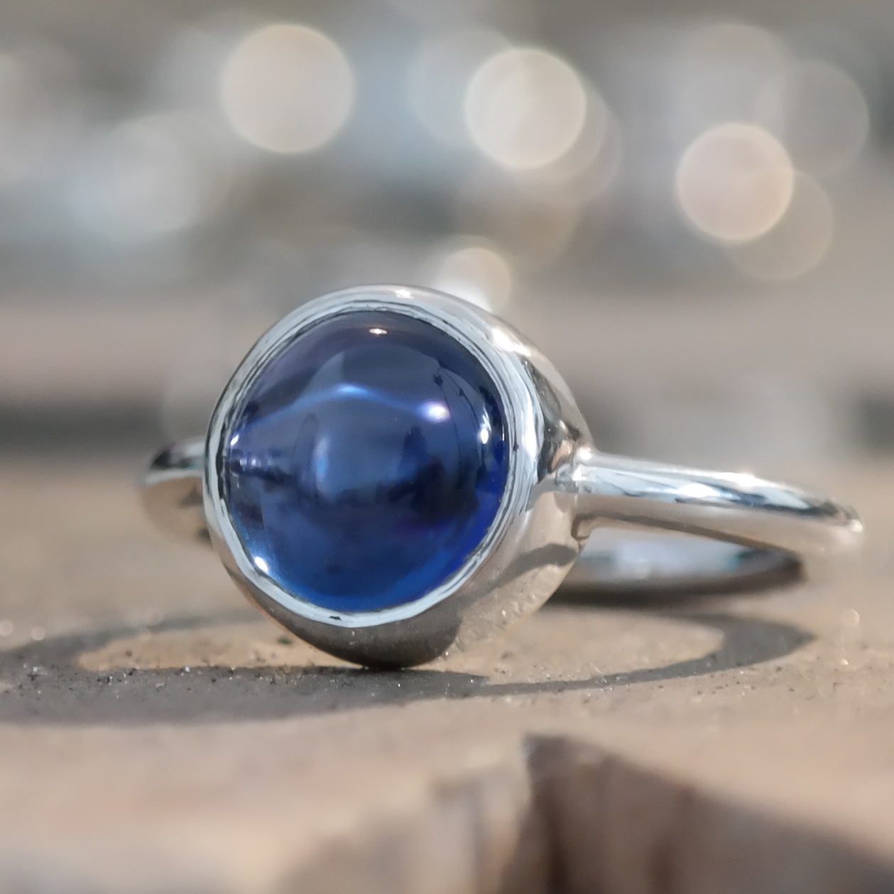 Silver-sapphire-cabochon-ring-3.JPG