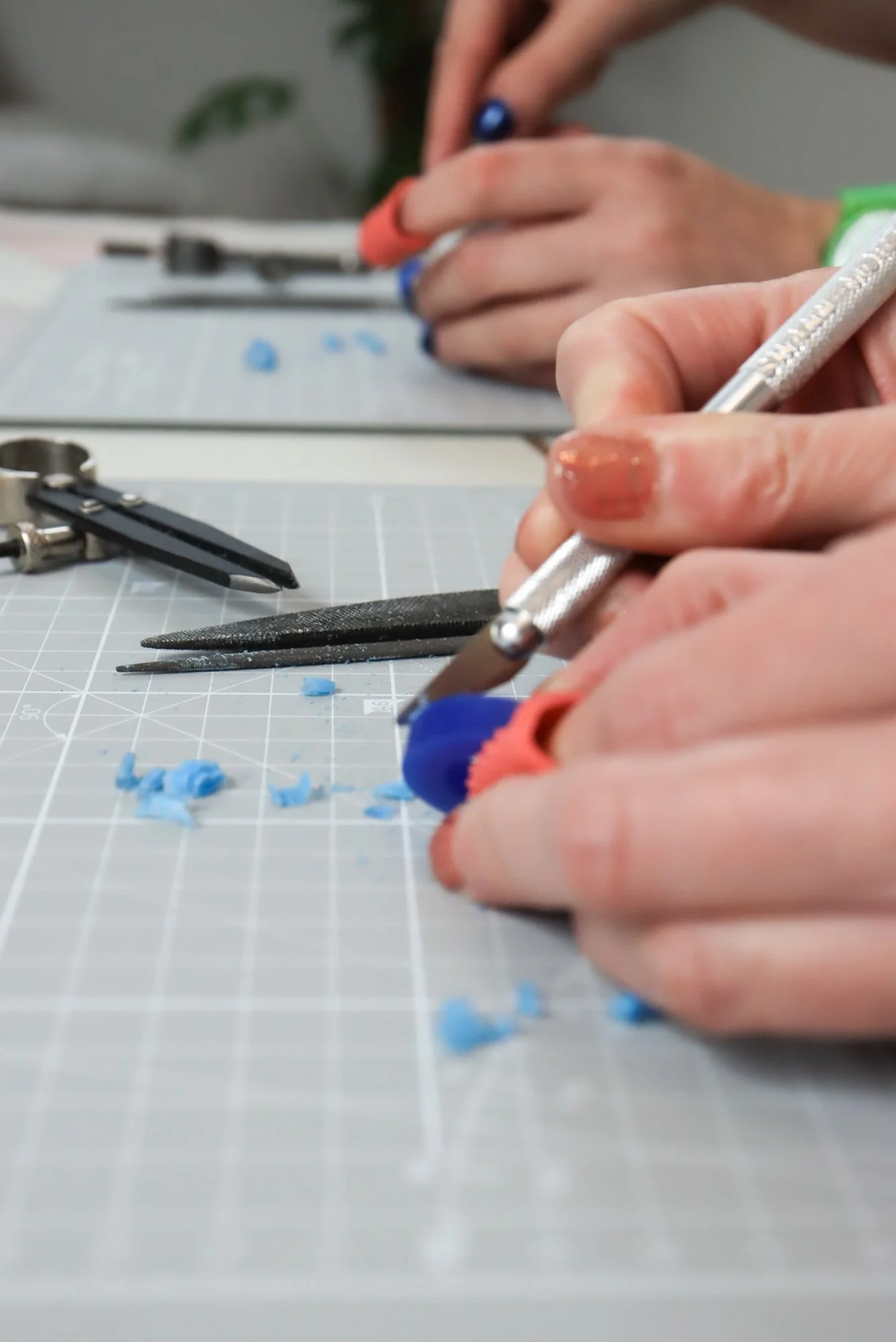 Jewellery-ring-carving-corporate-workshop-london-2176.jpg
