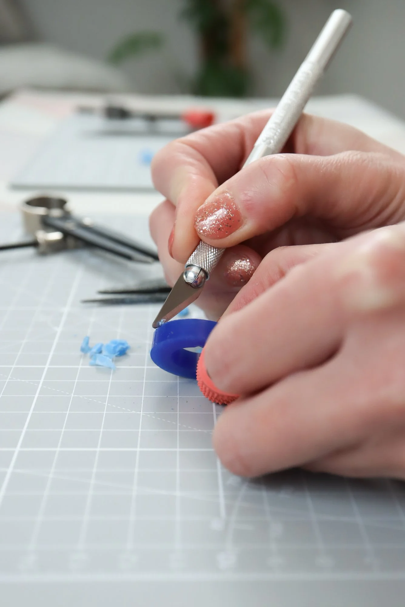 Jewellery-ring-carving-corporate-workshop-london-2173.jpg