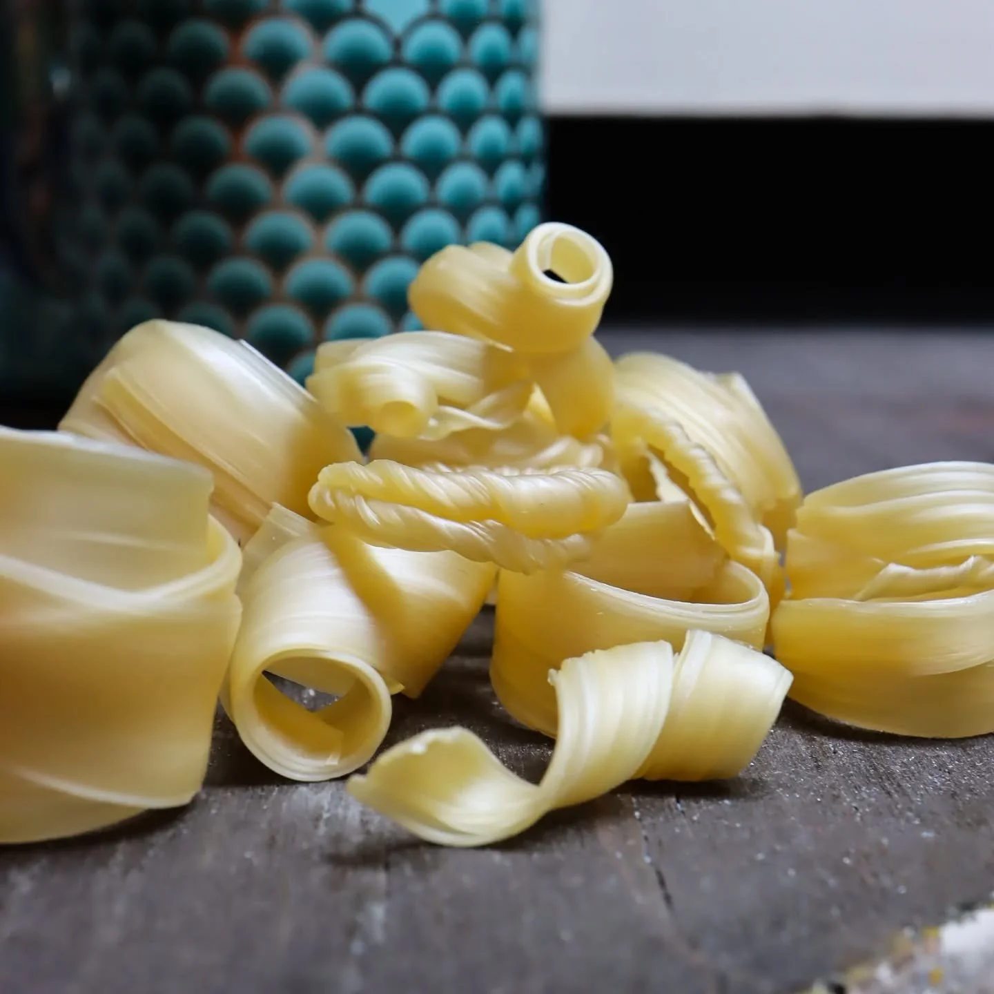 A little experiment in a completely different kind of wax.

I recently did a course on the art of mitsuro hikime, which was fascinating. I learned how to make the wax from scratch, then how to stretch and pull it to create these soft, ribbon-like tex