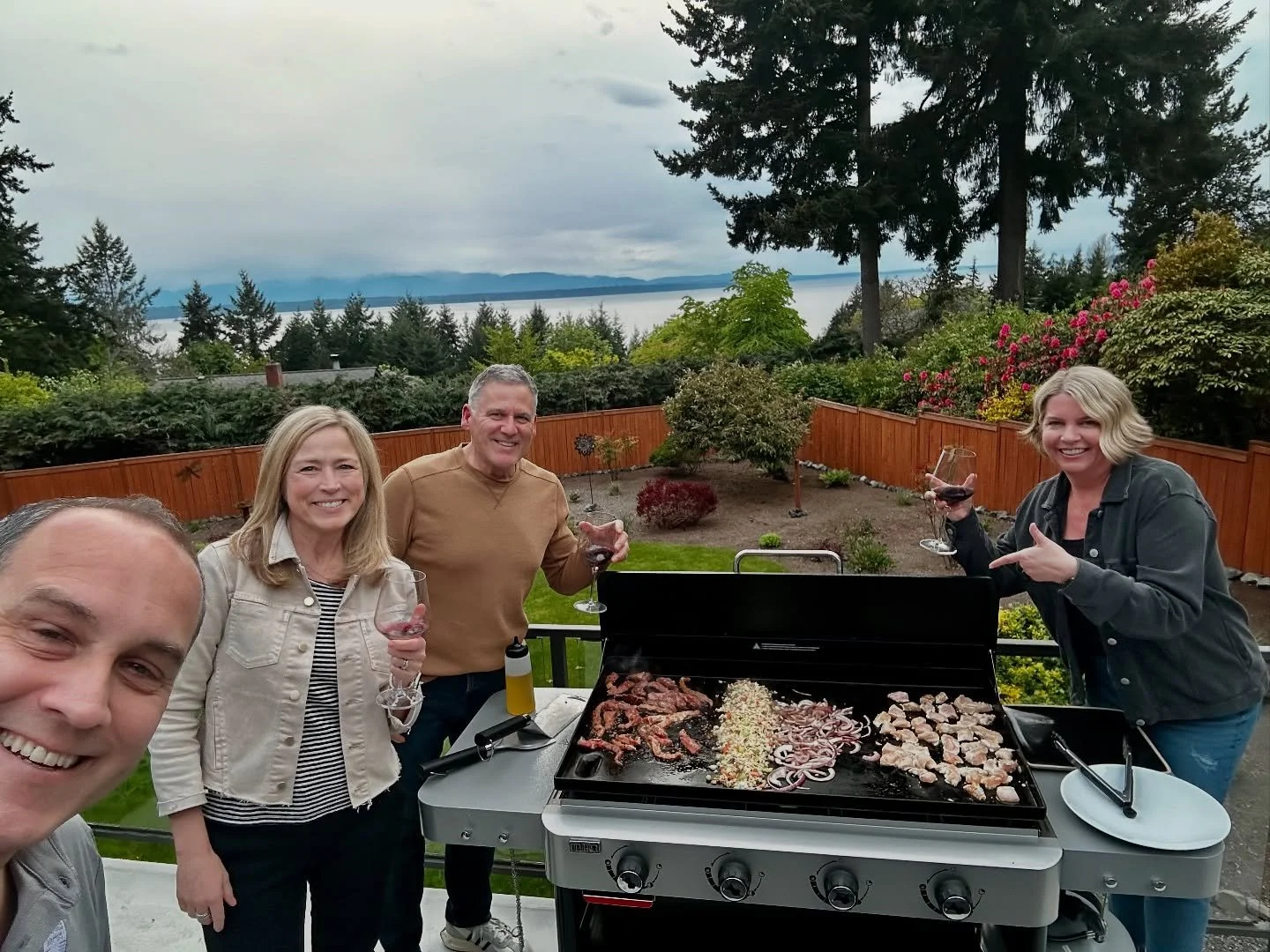 Out-of-towners, last call! Tomorrow is the FINAL day to place your wine kit orders. Don&rsquo;t miss out - secure yours now! ✈️