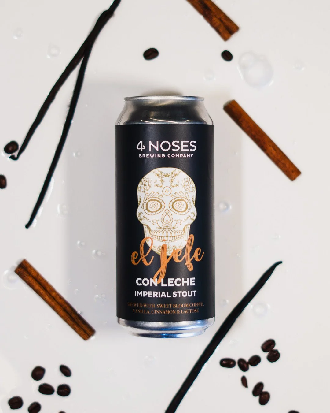 The Boss is Back. 
El Jefe Con Leche, your new fall go-to. ☕️
Brewed with coffee, cinnamon, vanilla, and lactose, this stout brings smooth sweetness, gentle spice, and just the right amount of roast.
Creamy. Comforting. Bold.
Available in