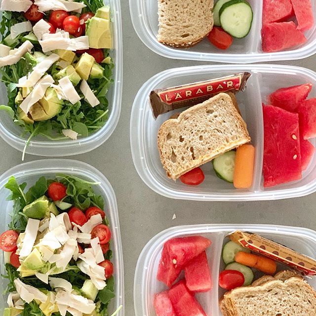 Beach lunch packed, ready to go, and awaiting a kid to accidentally kick sand all over it 🏝 🤦&zwj;♀️. We are spending the week down at the Jersey shore, and I&rsquo;m trying to keep lunch healthy. Sure, it means a packed and heavy cooler, but that&