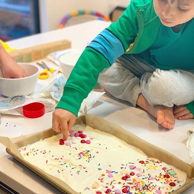 Raise your hand if you agree that next to Halloween, Valentine&rsquo;s Day is the second most sugared up day of the year. Between the conversation hearts and chocolate everything, the kids are sure to come home from school tomorrow on a total sugar h