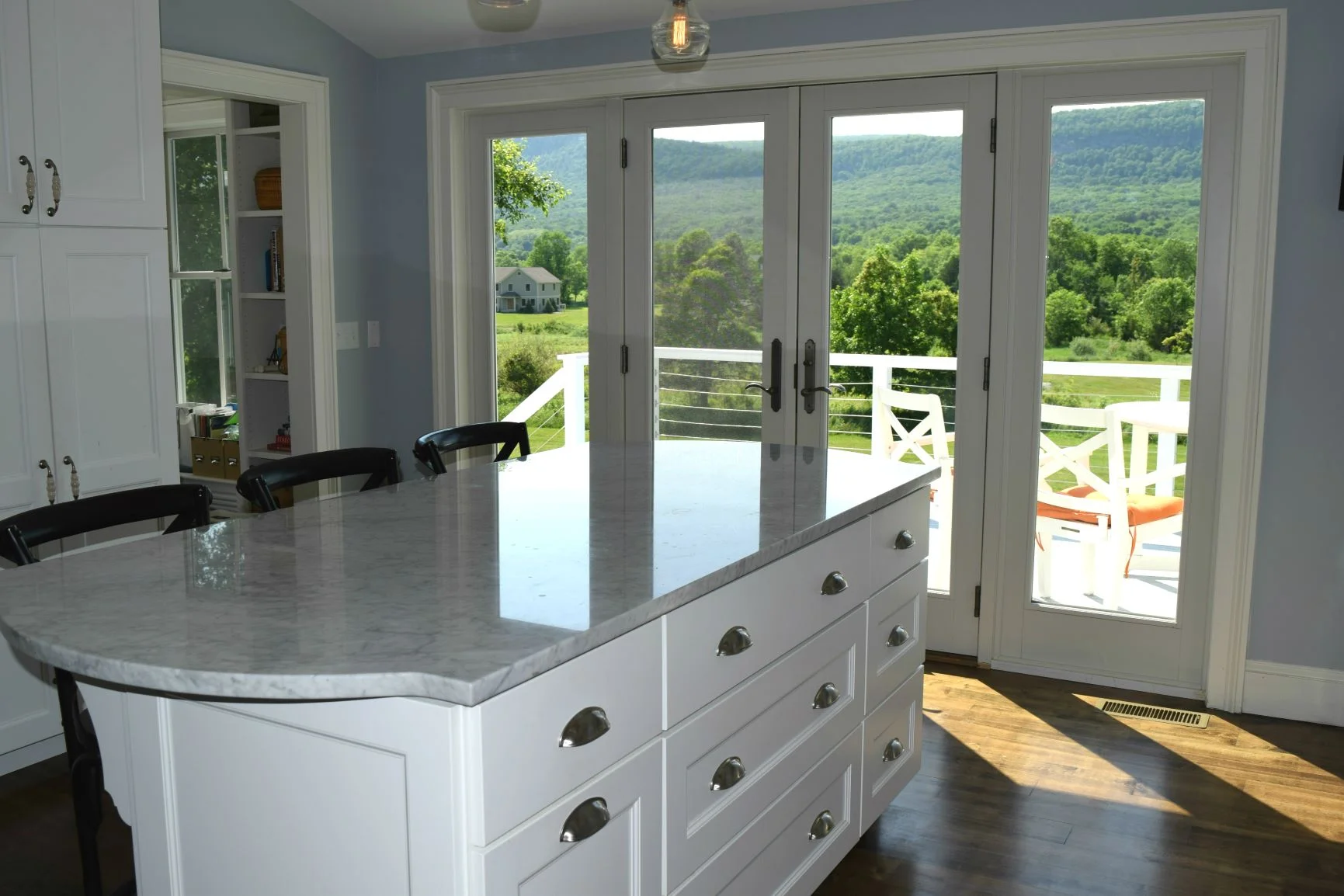 White farmhouse kitchen