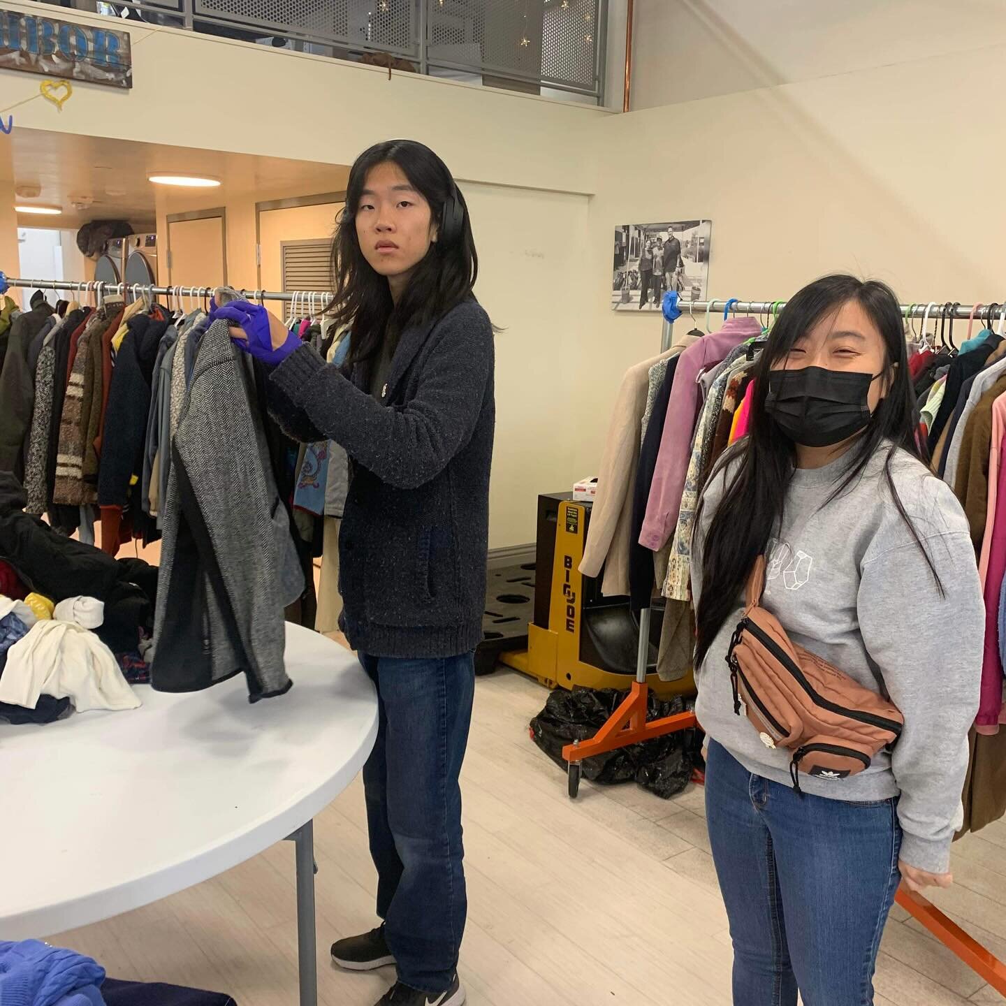 &lsquo;Tis the season for serving! 💖

This past Saturday, our Agape Fellowship helped serve at CityTeam Oakland. They say only God can move mountains, but our Agape volunteers moved mountains of clothes! They also helped prepare food for the shelter