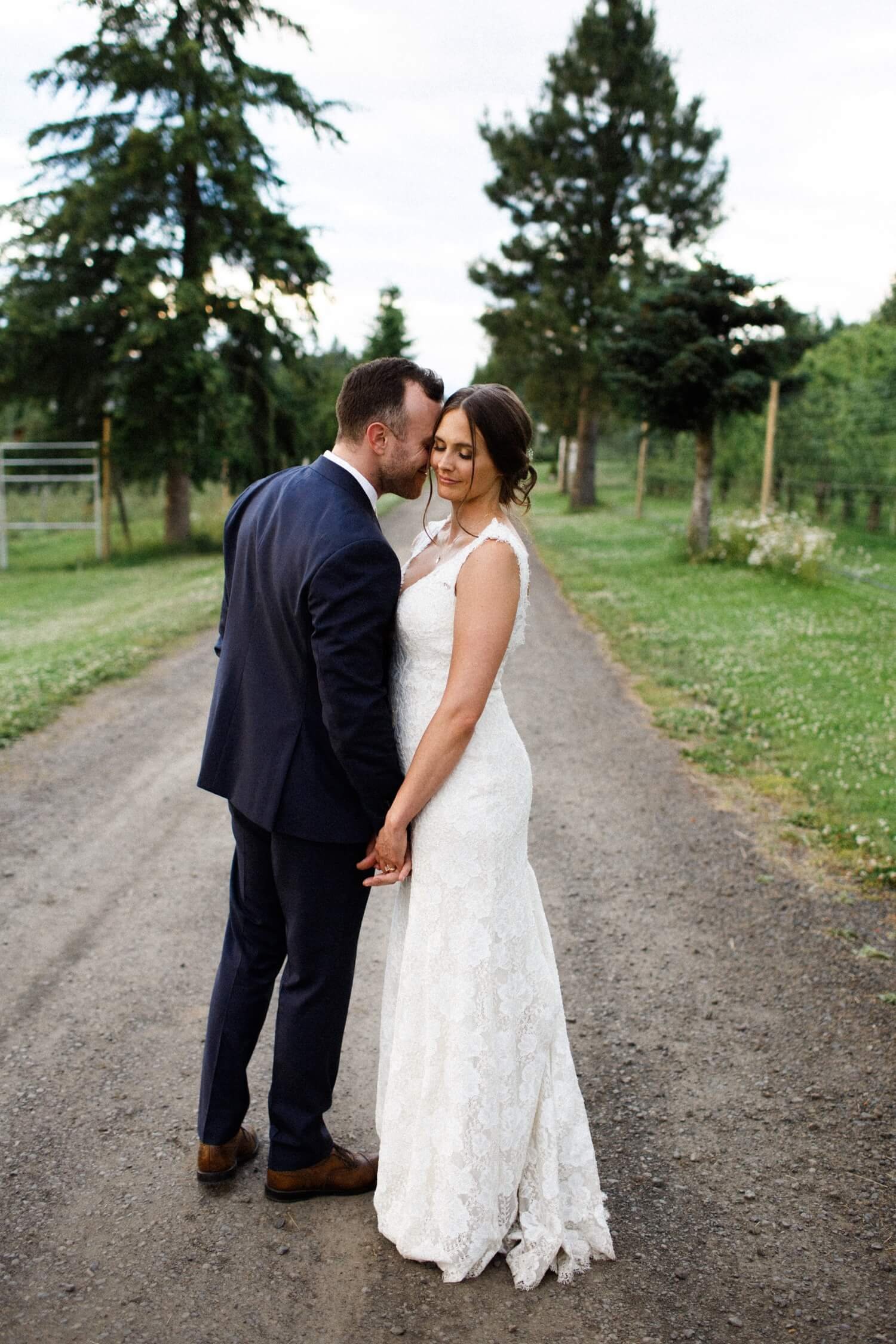 103_Mount Hood Organic Farms Wedding.jpg