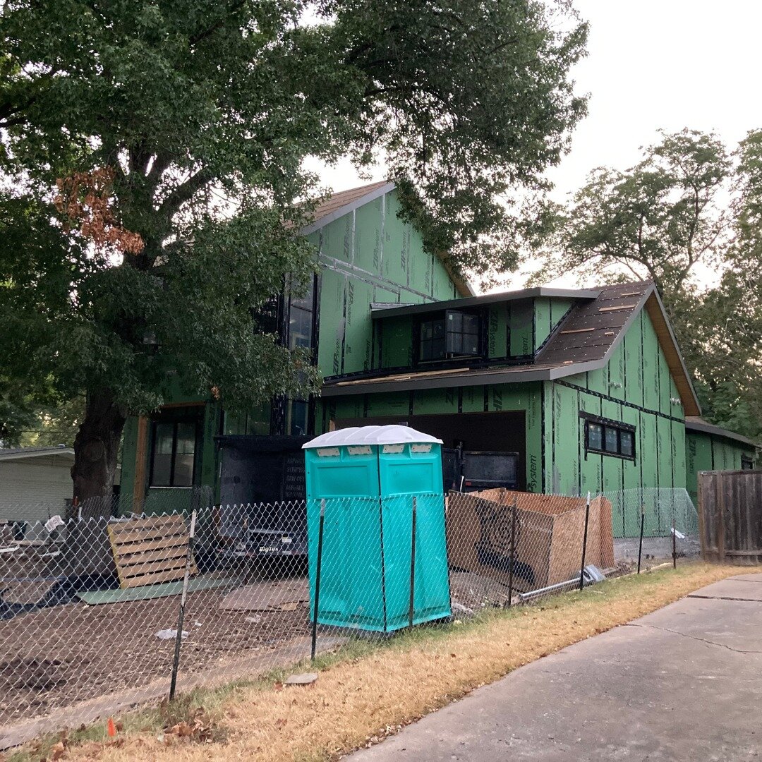 Finley Project Progress.  The site might be messy today but watch out for a beautiful transformation of this home sweet home.🏠

Builder: @urbaneroost 

#construction
#project 
#luxuryhomes 
#customdesigns 
#modernhome 
#moderndesign 
#constructionin