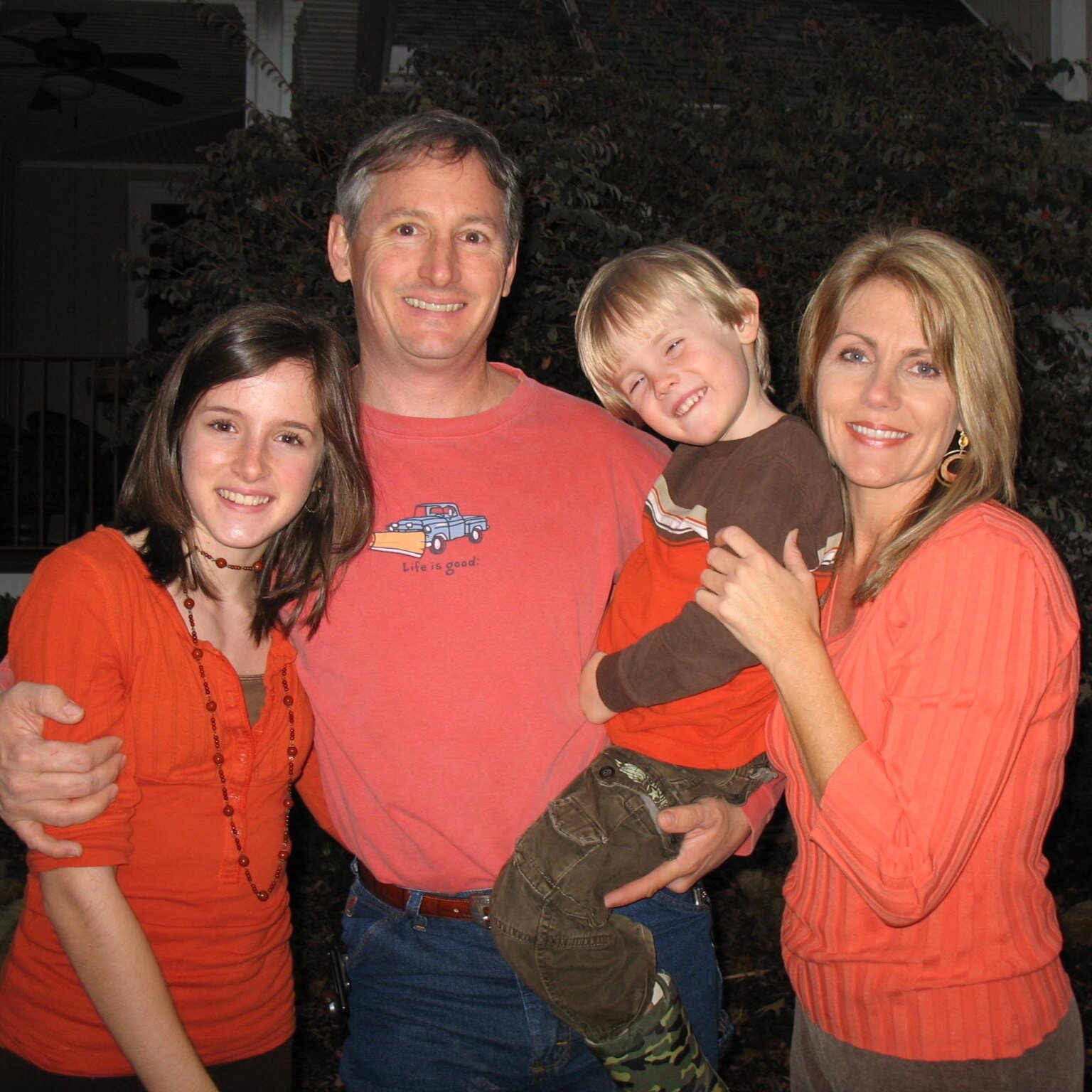 2007 - Caitlin at 14 years old with her family