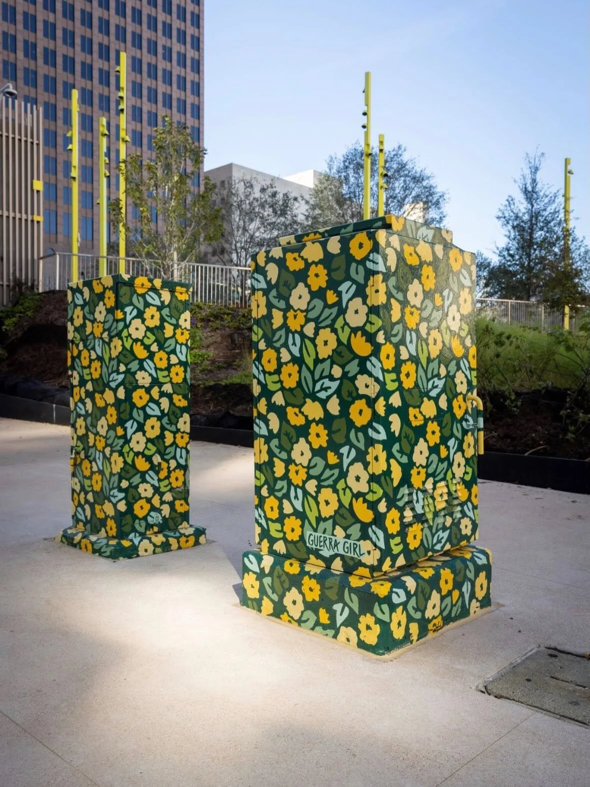 Lynn Wyatt Square