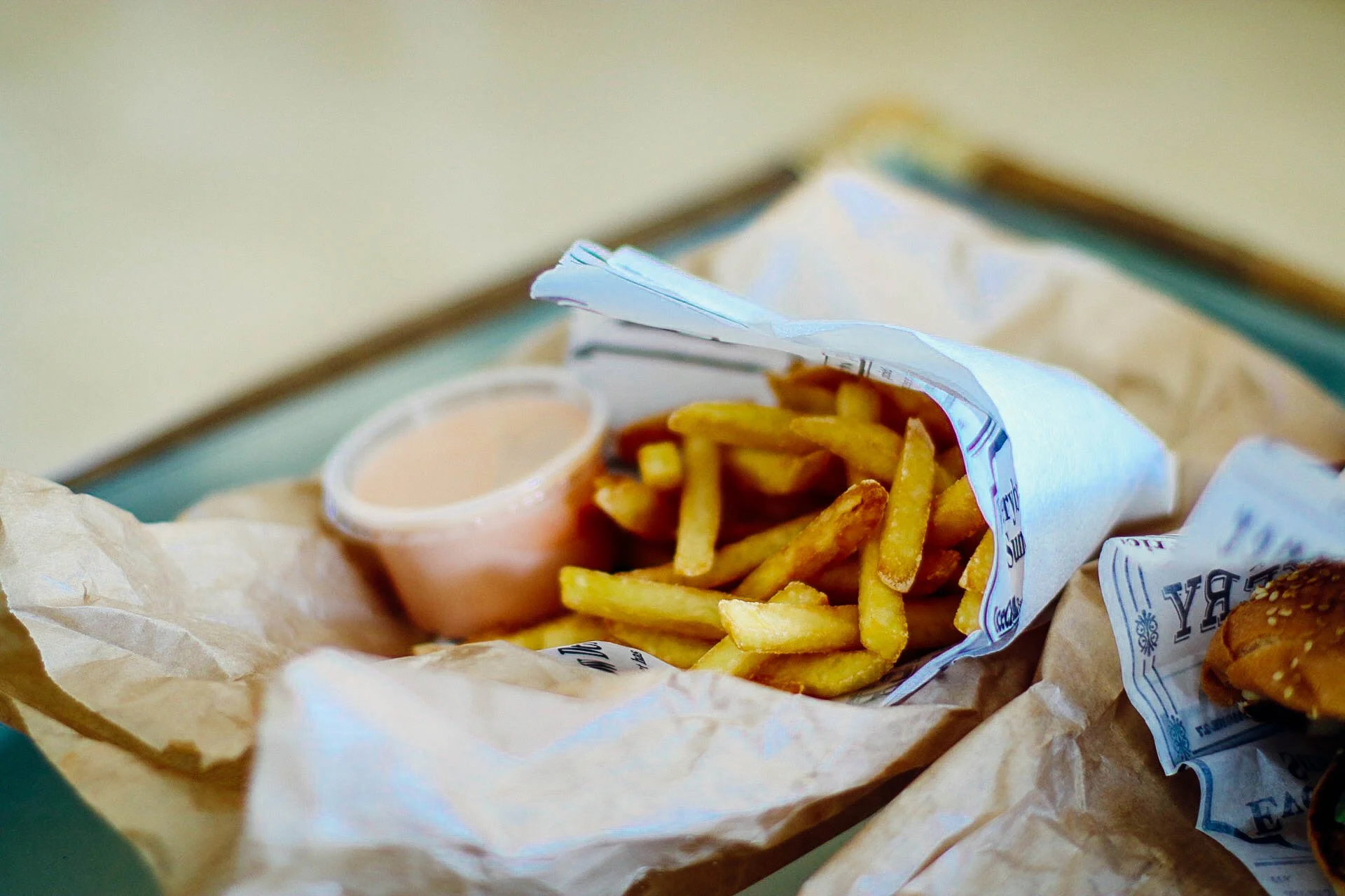 blur-bread-burger-983296.jpg