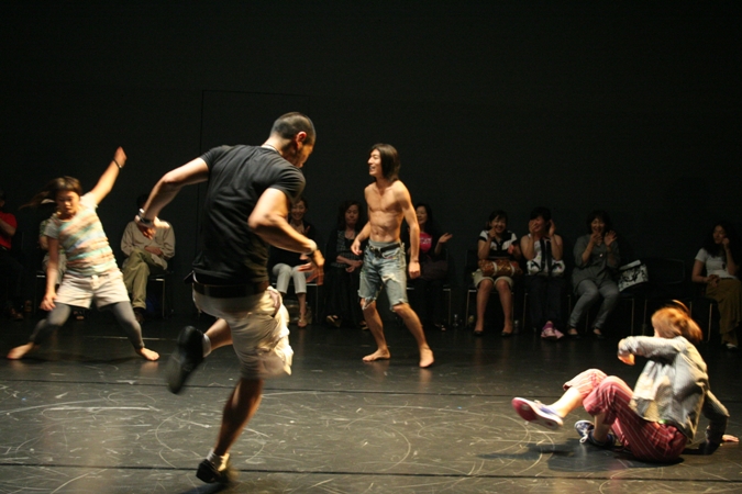 2010 Surfin' Safari by Sho Ikushima.jpg