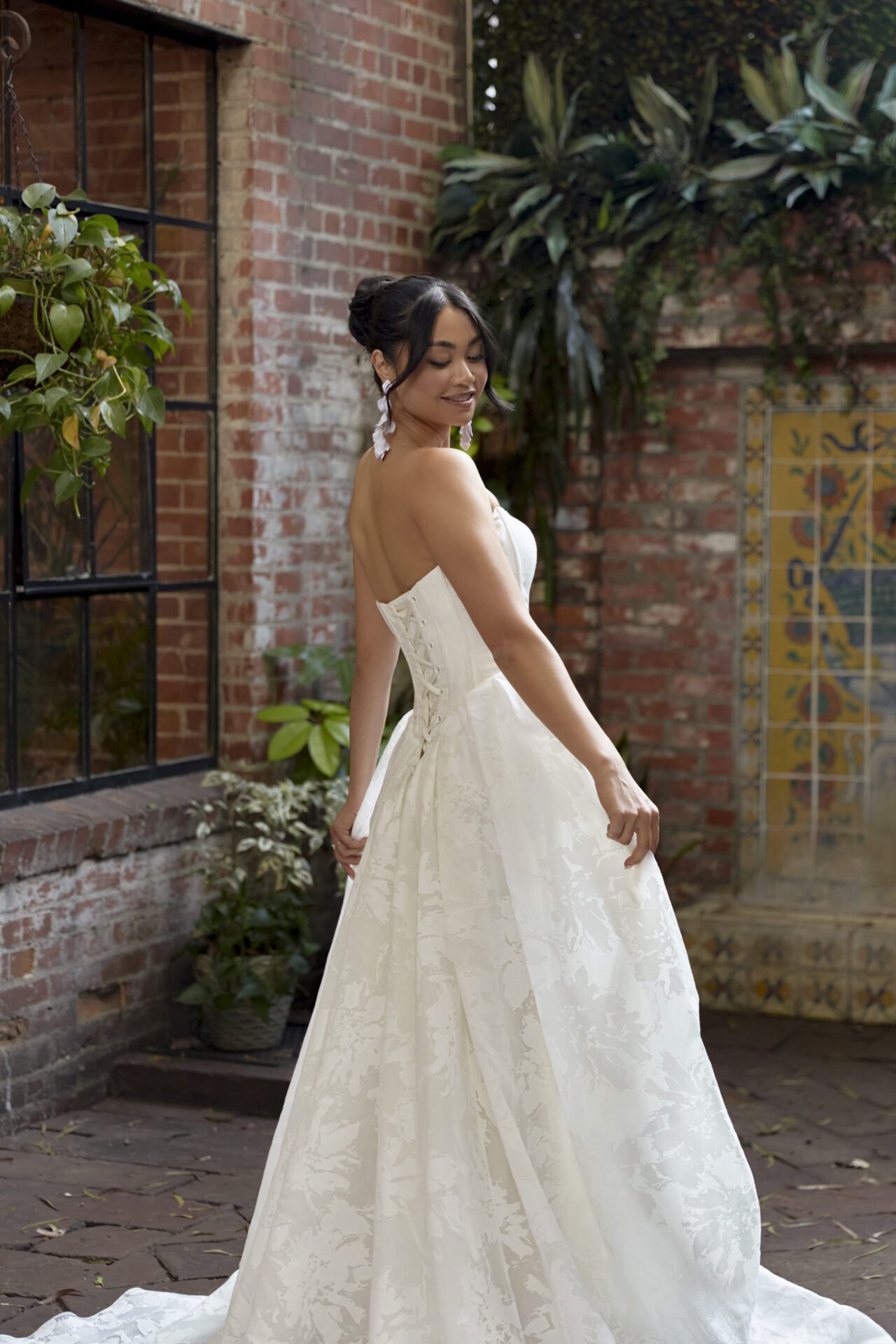 D4158-S24-INF-ESS-05-1280x1920.jpg