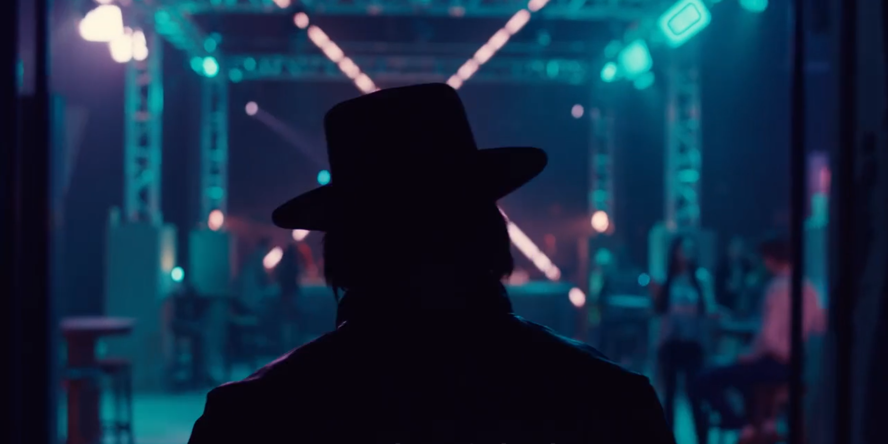 Doc enters, Glory Hole, Wynonna Earp Season 4