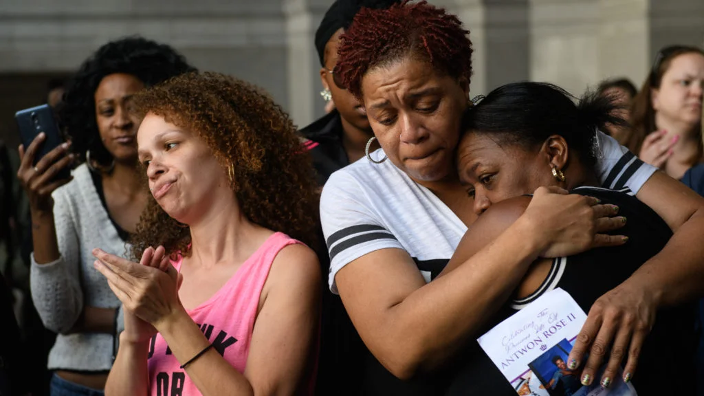 Photo source: https://www.statnews.com/2018/06/27/when-police-officers-kill-unarmed-blacks-it-affects-blacks-mental-health-across-the-country/