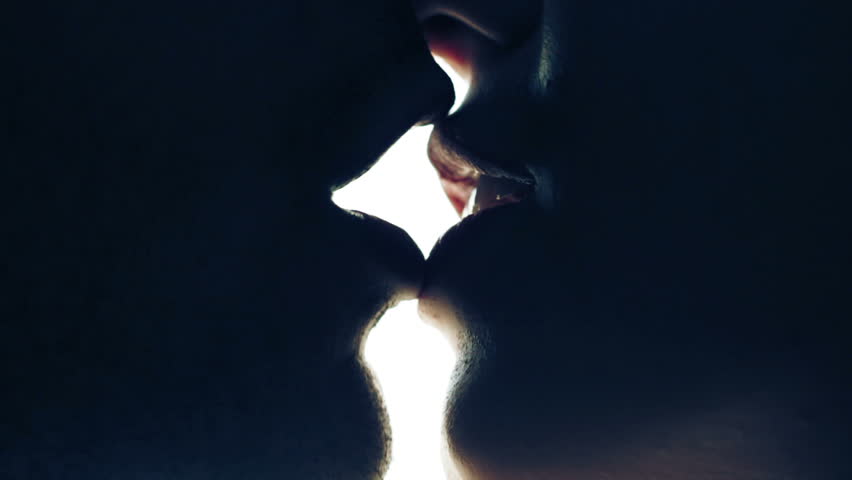 Kiss_Closeup.jpg