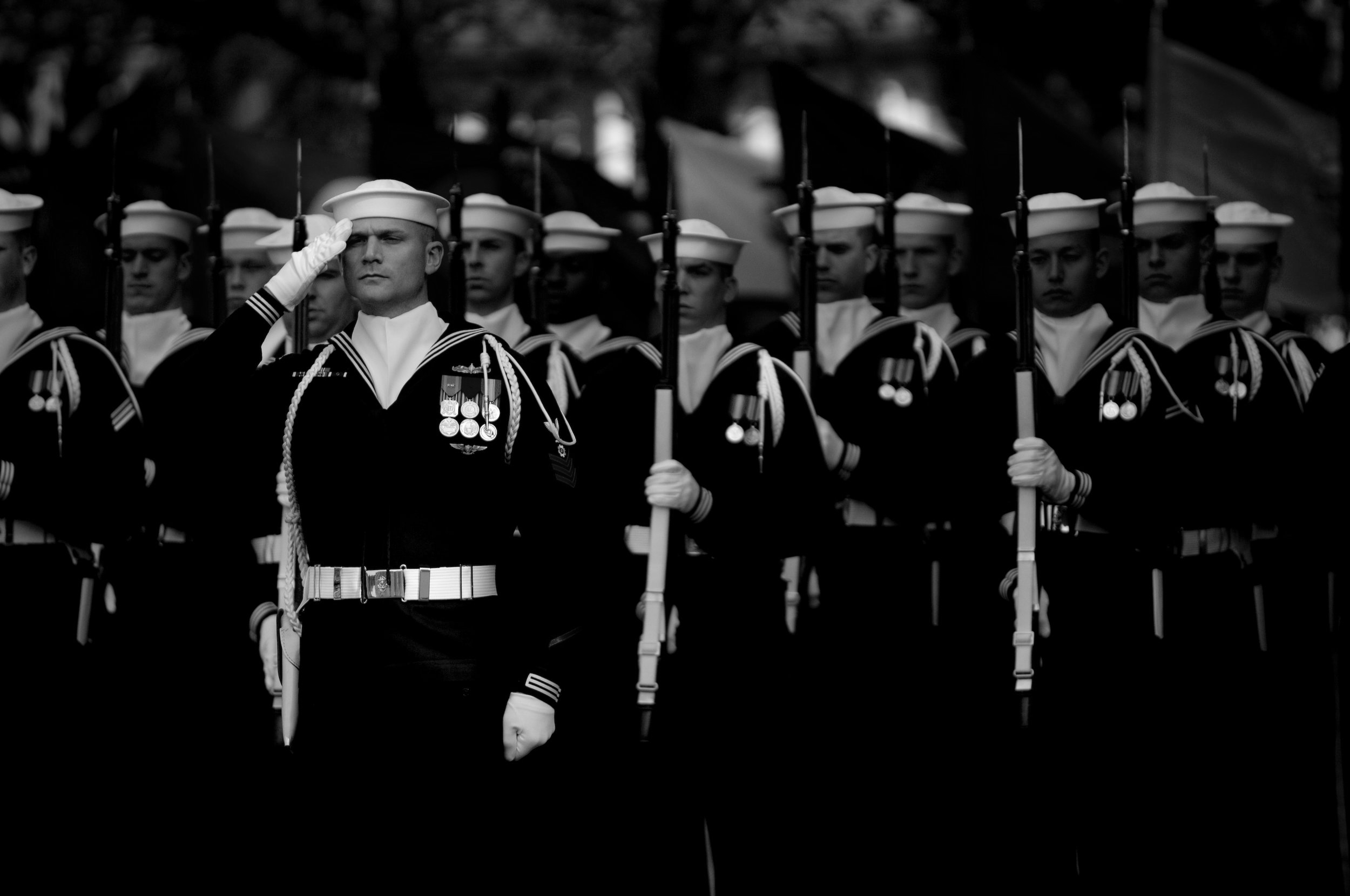 0420-0907-1002-0246_free_public_domain_image_united_states_navy_ceremonial_guard_rendering_honors_for_chief_of_navy_operations_o.jpg