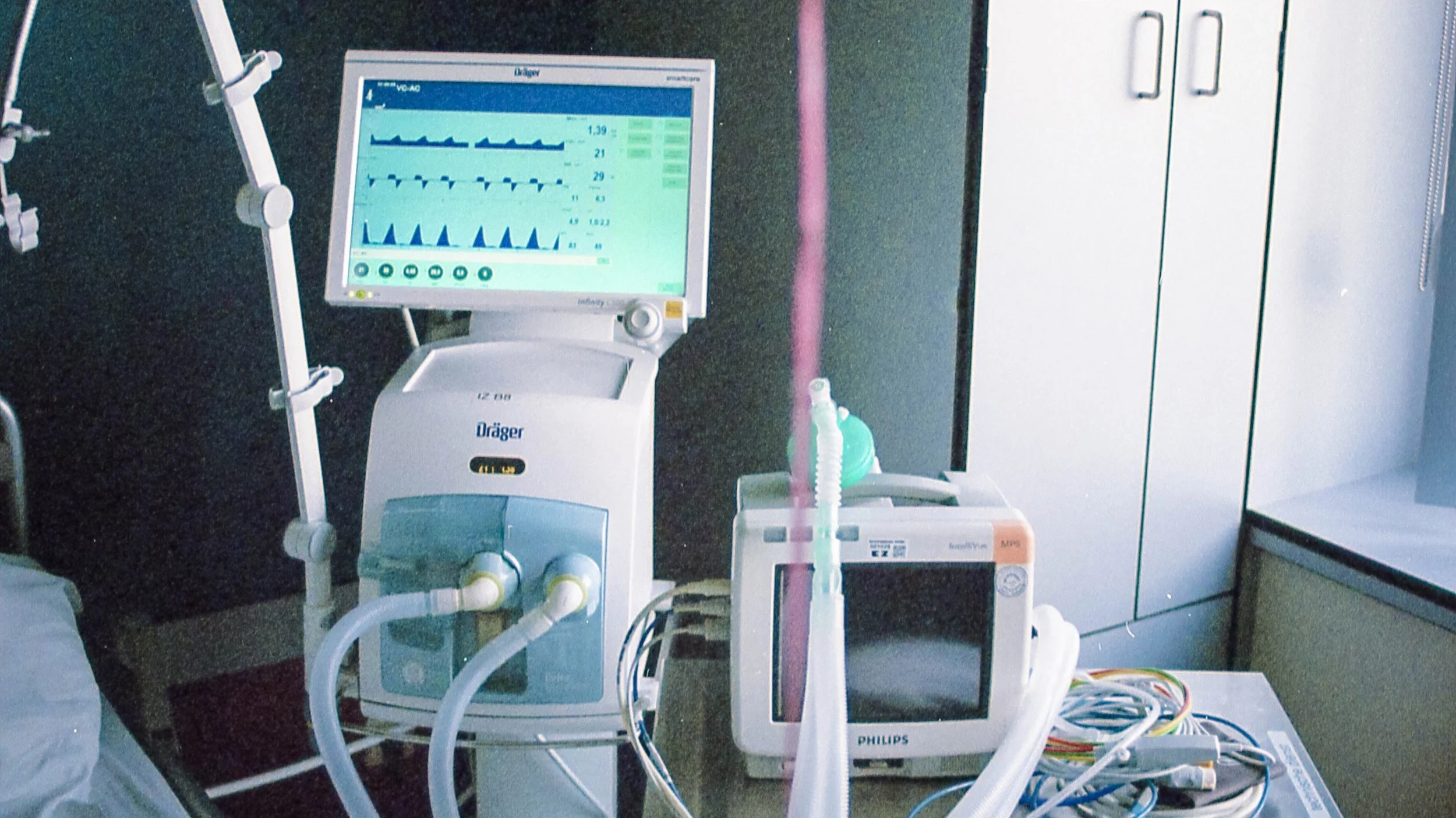 balloons-equipment-healthcare-939325.jpg