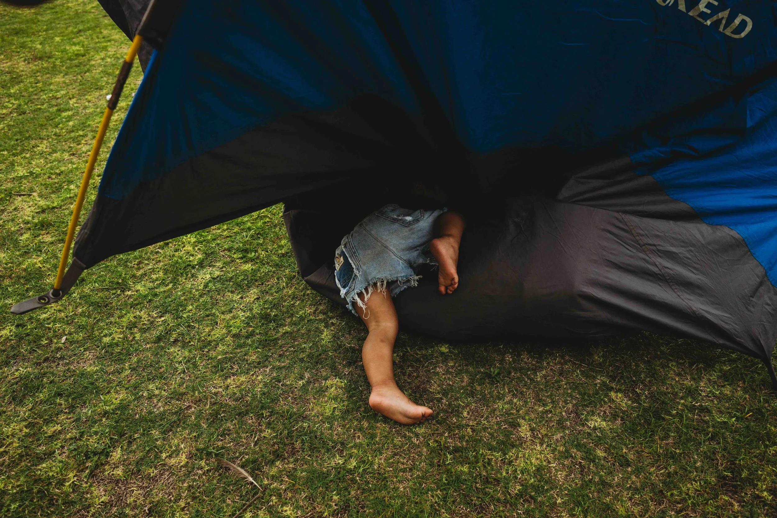 6 Reasons Why You Want to Bring Minimum Gear on Family Trips