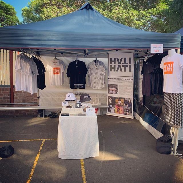 We&rsquo;re here at the #glebemarkets all day today. Come in and grab yourself a deal on our Klasik Orange Logo T Shirt. Only $20 just for today!
#hatihatibali