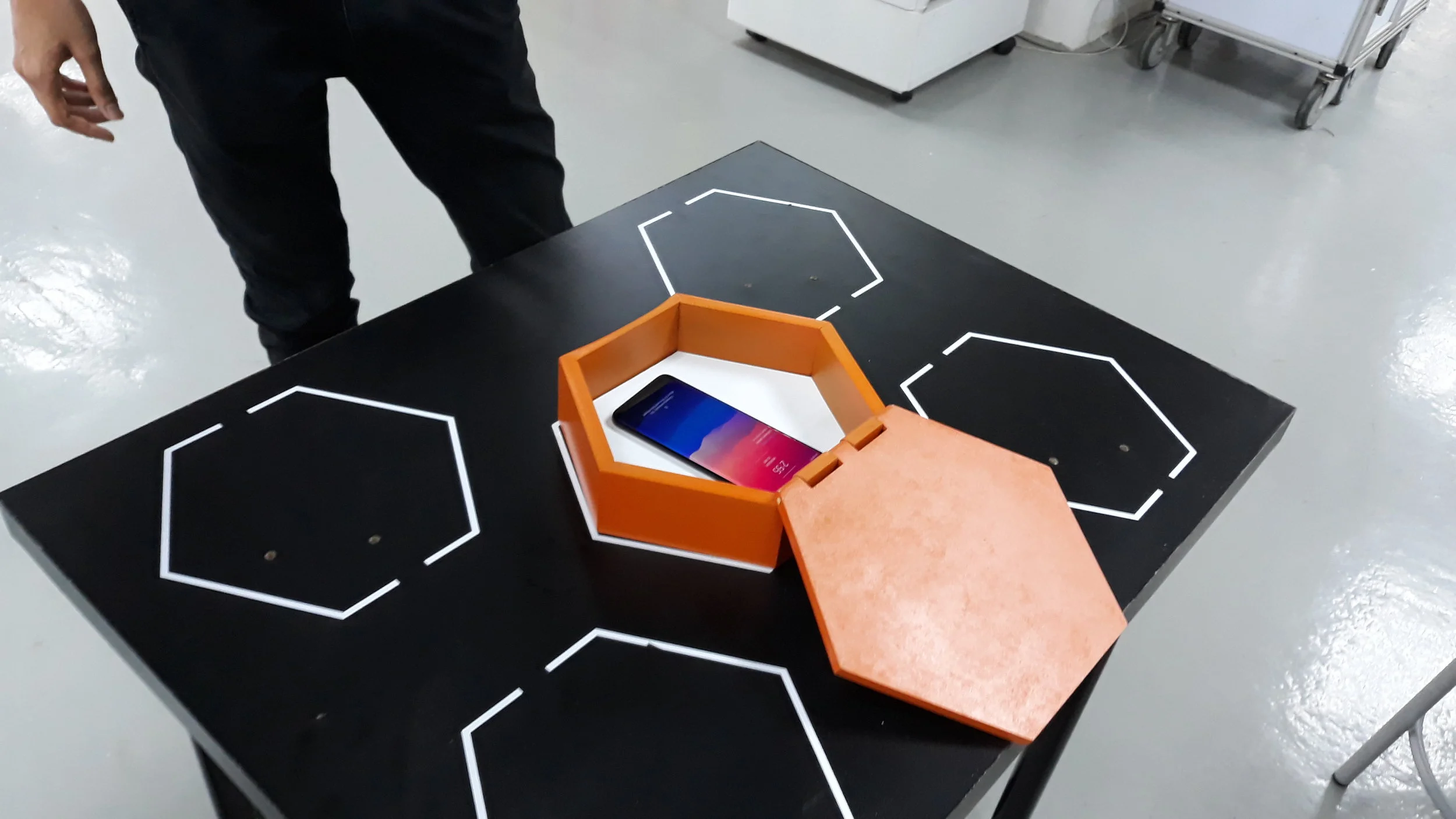How the wireless charger works, invented by Zack.