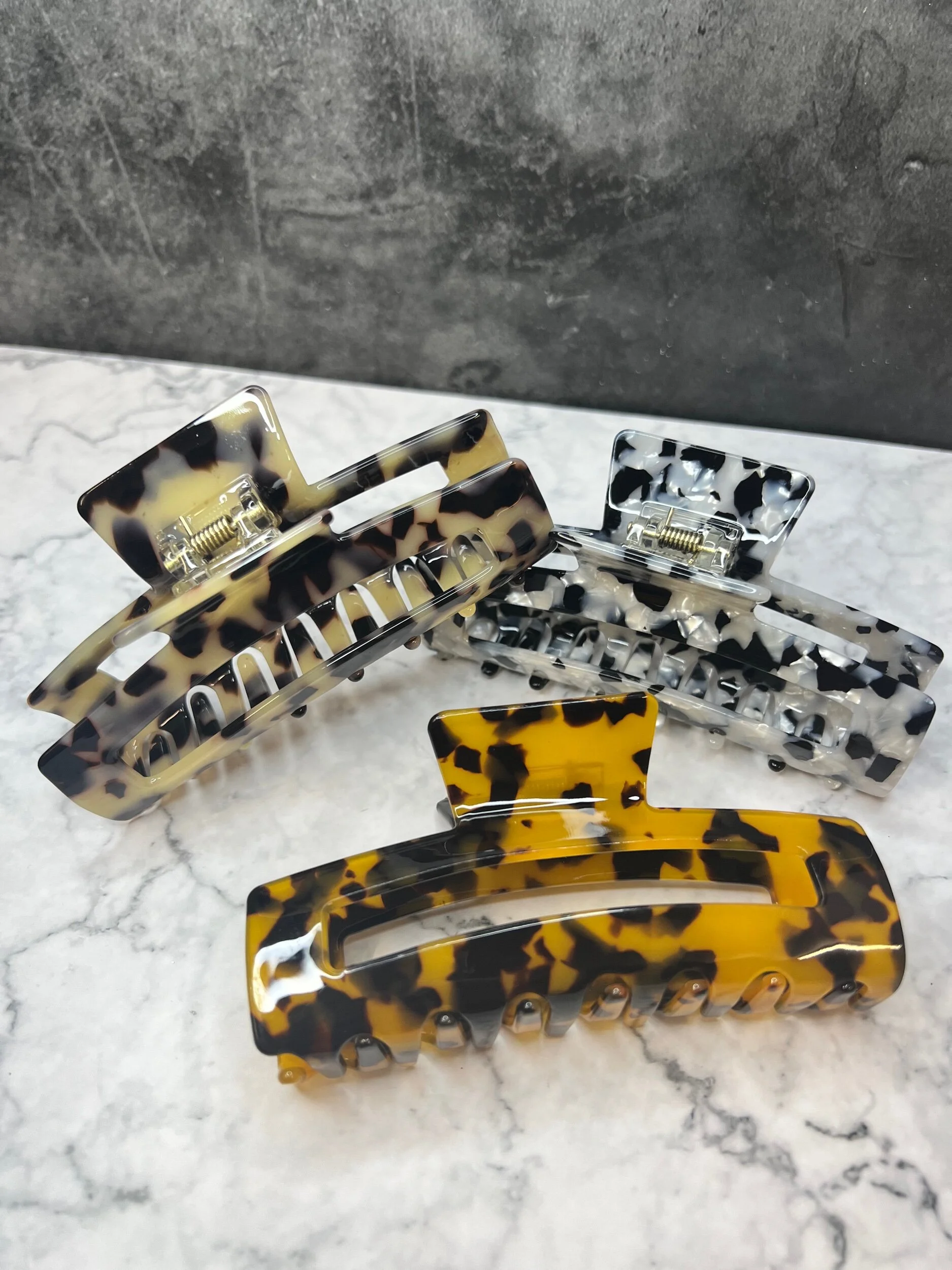 9EB8EDDA-9B9D-48B7-9F32-34B5A8650D1A