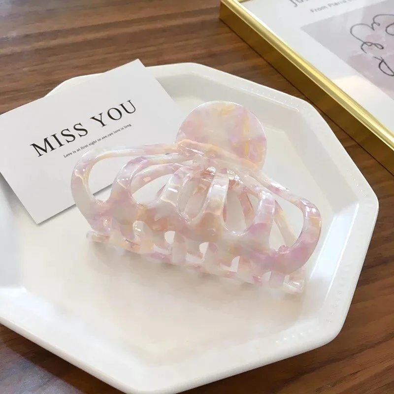 E5731F49-BEE4-4EF7-8AA0-973F182499F9