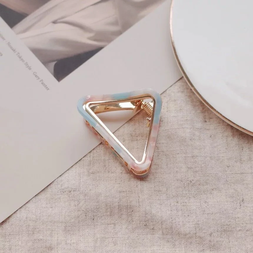 F550E6AF-6C06-493E-AC34-C575B5237E7F