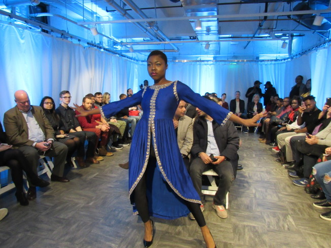 FYID held an "International Fashion Show" event to bring together seven designers from different cultures to present their designs to the public. (Reporter Yan Jiaying / Photography)