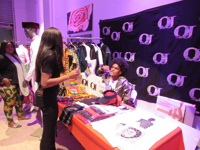 The designer's display booth allows viewers to purchase goods directly. (Reporter Yan Jiaying / Photography)