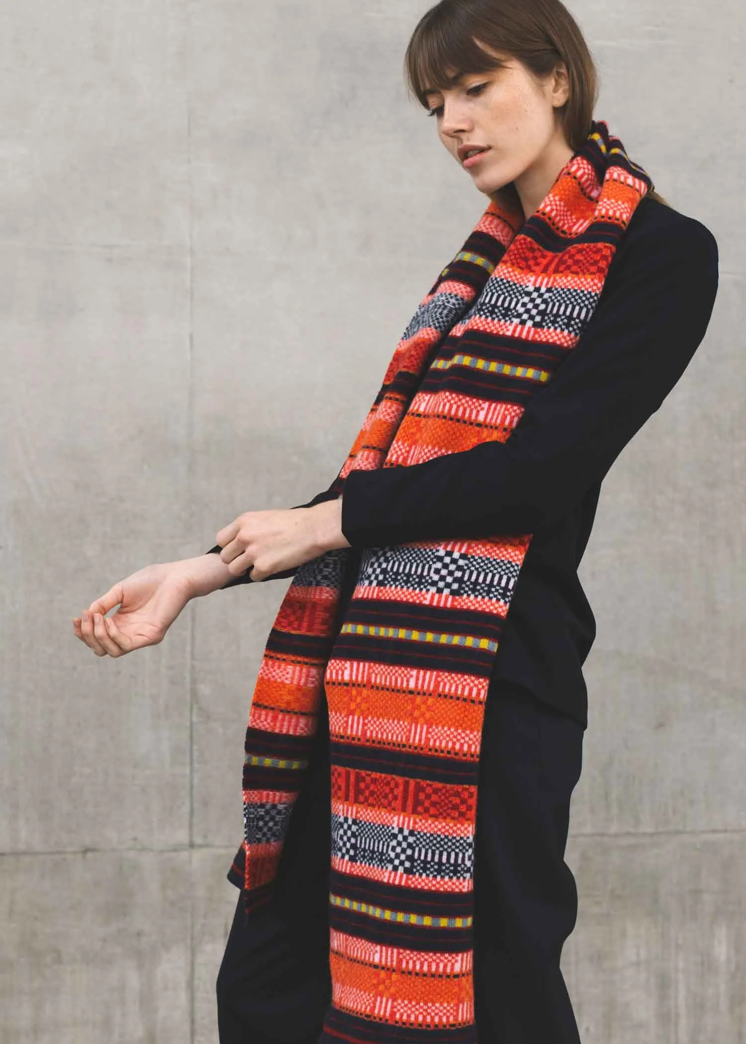 17-full-rainbow-scarf web-.jpg