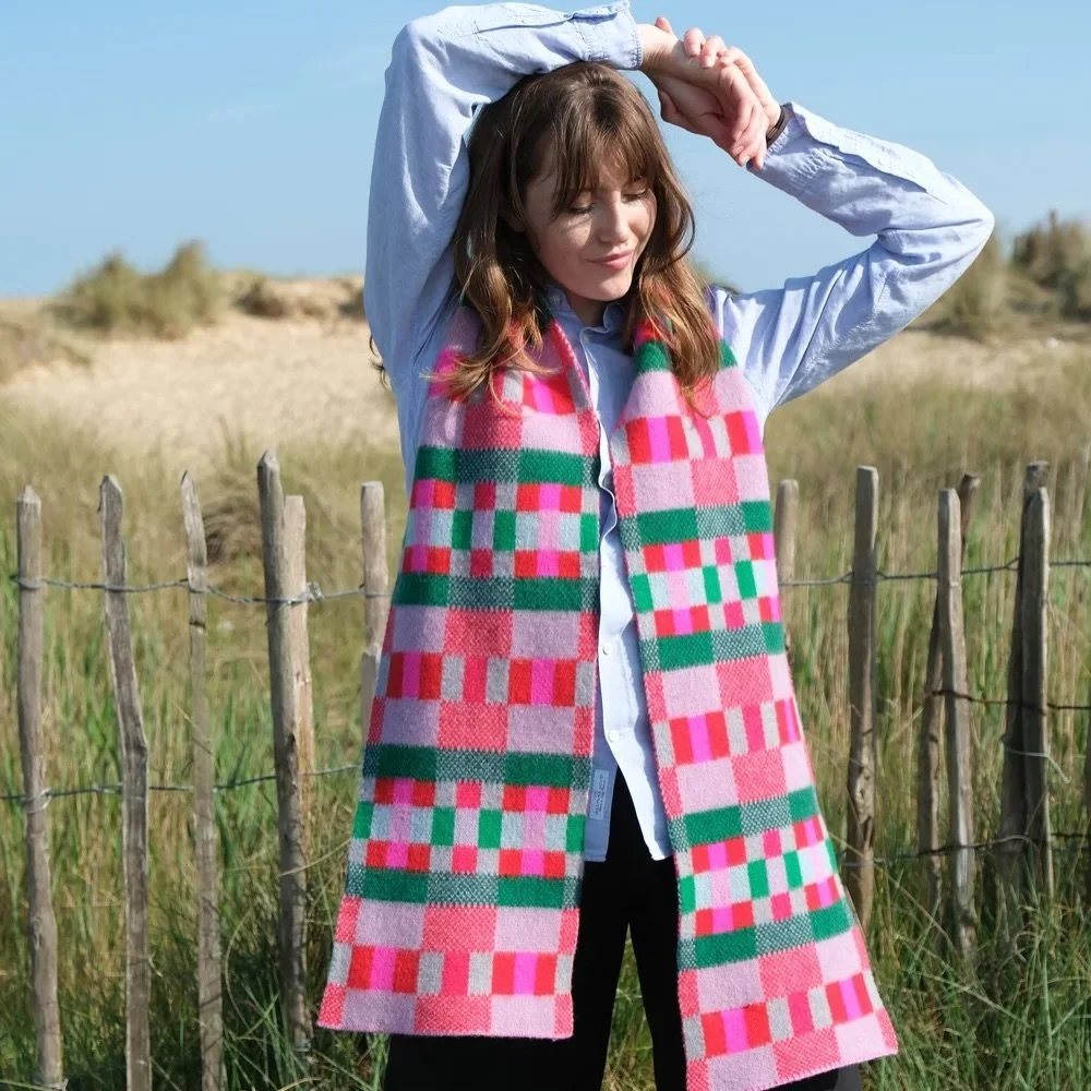 It&rsquo;s nearly Christmas can&rsquo;t quite believe it myself. Not sure why but it does seem to creep up faster each year ! So If , like me , you are feeling slightly unprepared we are offering free postage and gift wrap online untill Friday night 