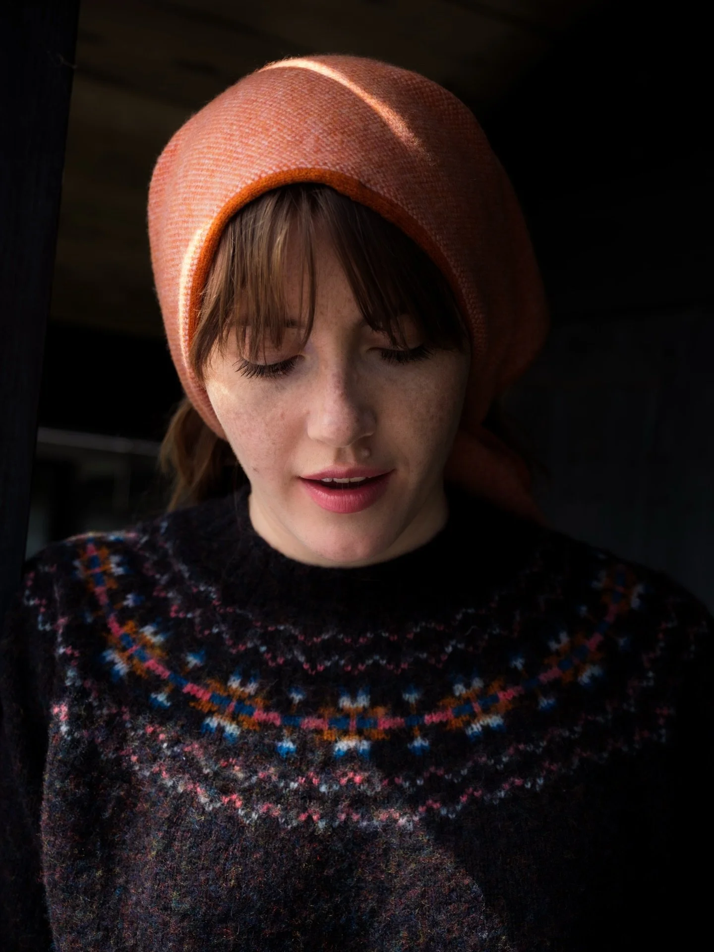 A deep dive into the love I have for winter neutrals ! I may enjoy colour but I also can&rsquo;t get enough of the stark beauty of the countryside when its snows . 
How it glows and the lanes become windy white ribbons, the trees are bare skeleton si