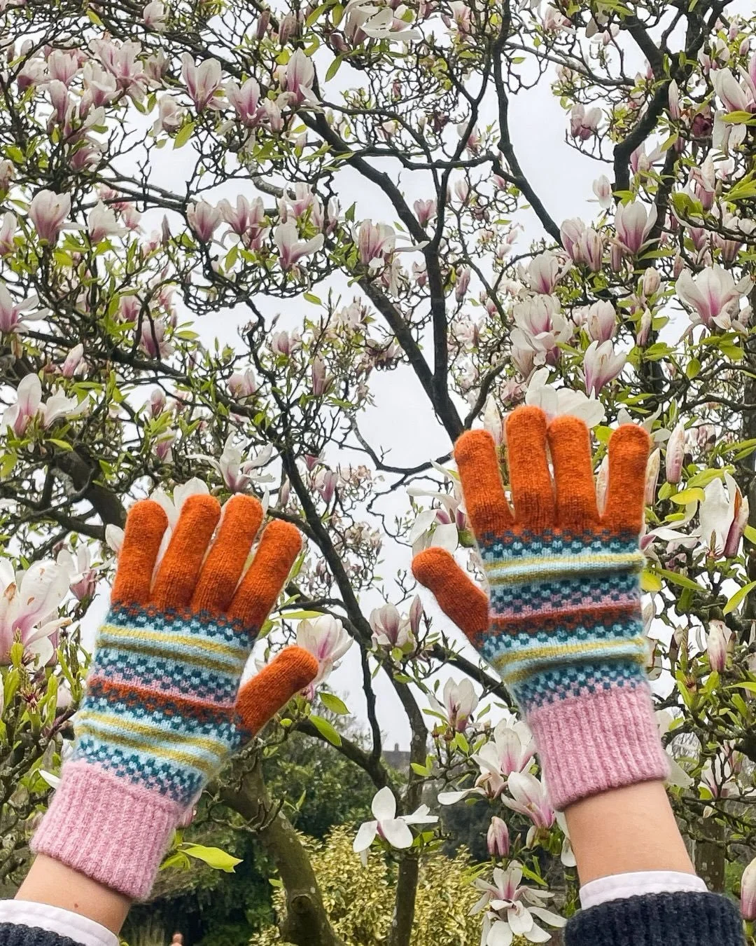 We are always so inspired by the colours of this
special season, spring. Everywhere you look is
bursting with vibrance and life! Q+C is known for
our unique and lively colour ways, informed by
the colours nature has to offer. It&rsquo;s no surprise
m