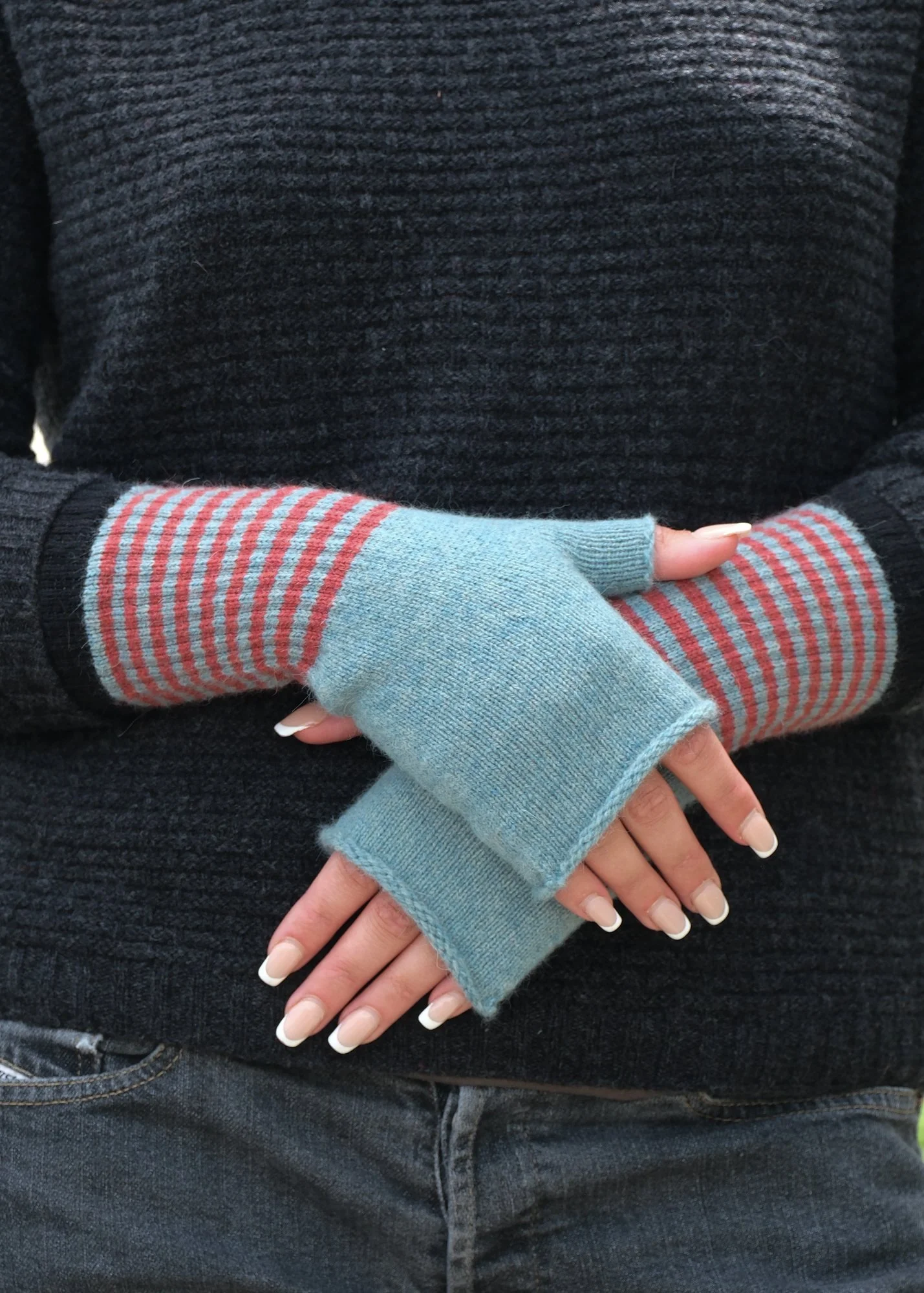 248 25 ANGORA FINGERLESS MITTENS COL 6 DSCF3893.jpg