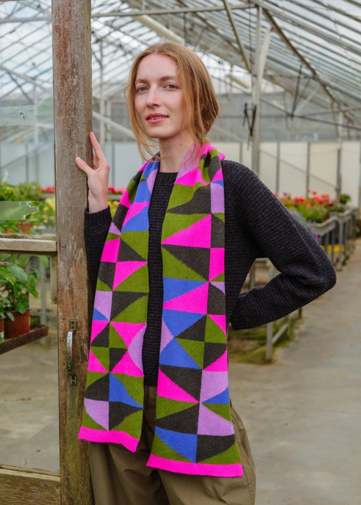 Intarsia Scarf in Hot Tropic