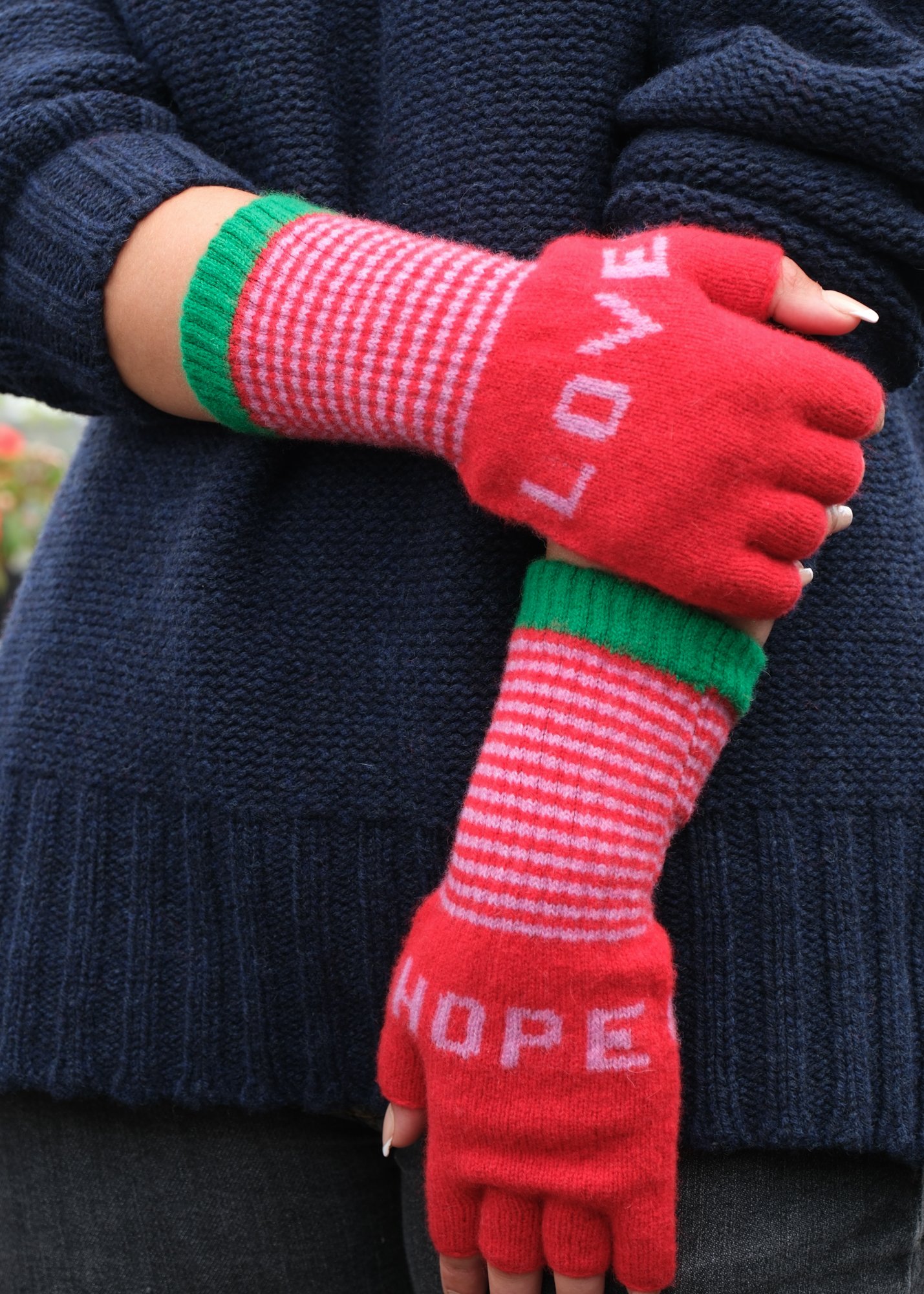 44923 LOVE HOPE FINGERLESS GLOVES COL 4 DSCF3998.jpg