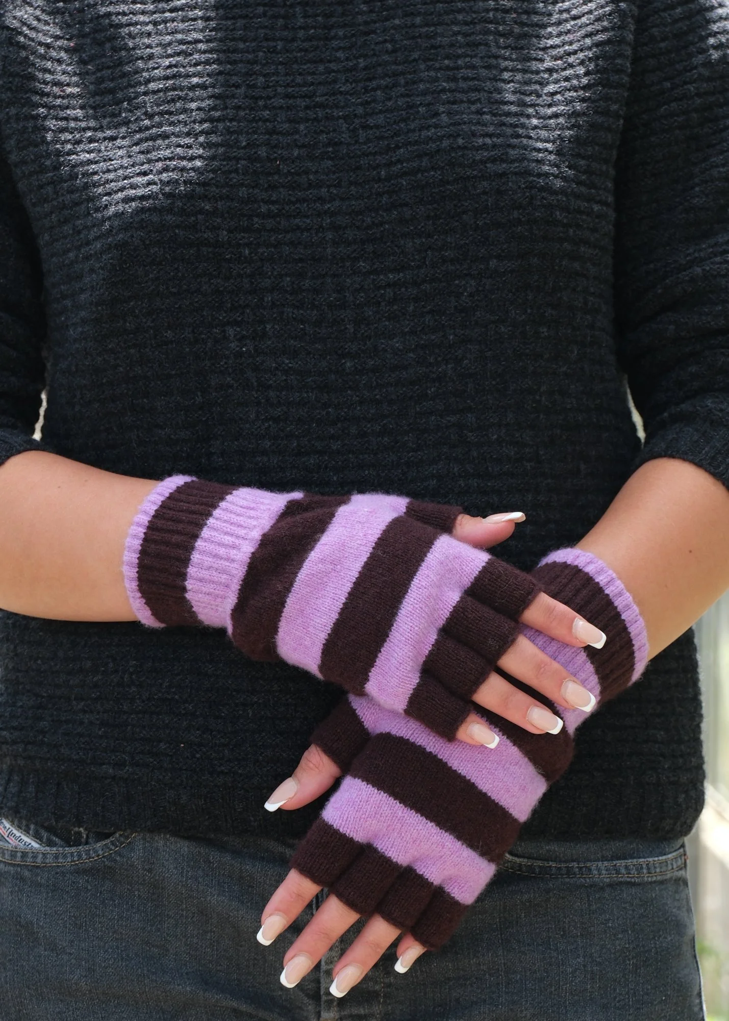 835 26 STRIPE FINGERLESS GLOVES COL 2 DSCF3843.jpg