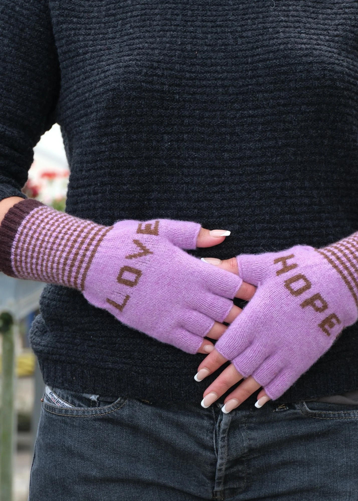 44923 LOVE HOPE FINGERLESS GLOVES COL 2 DSCF3882.jpg
