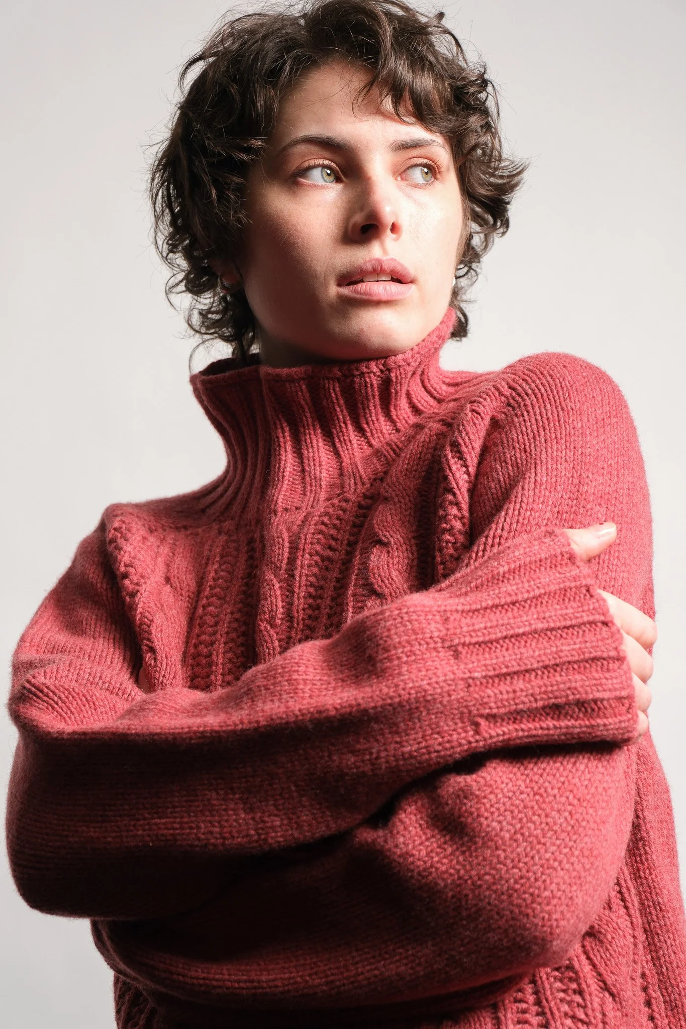 Cable High-Neck Chunky Jumper in warm rusty pink