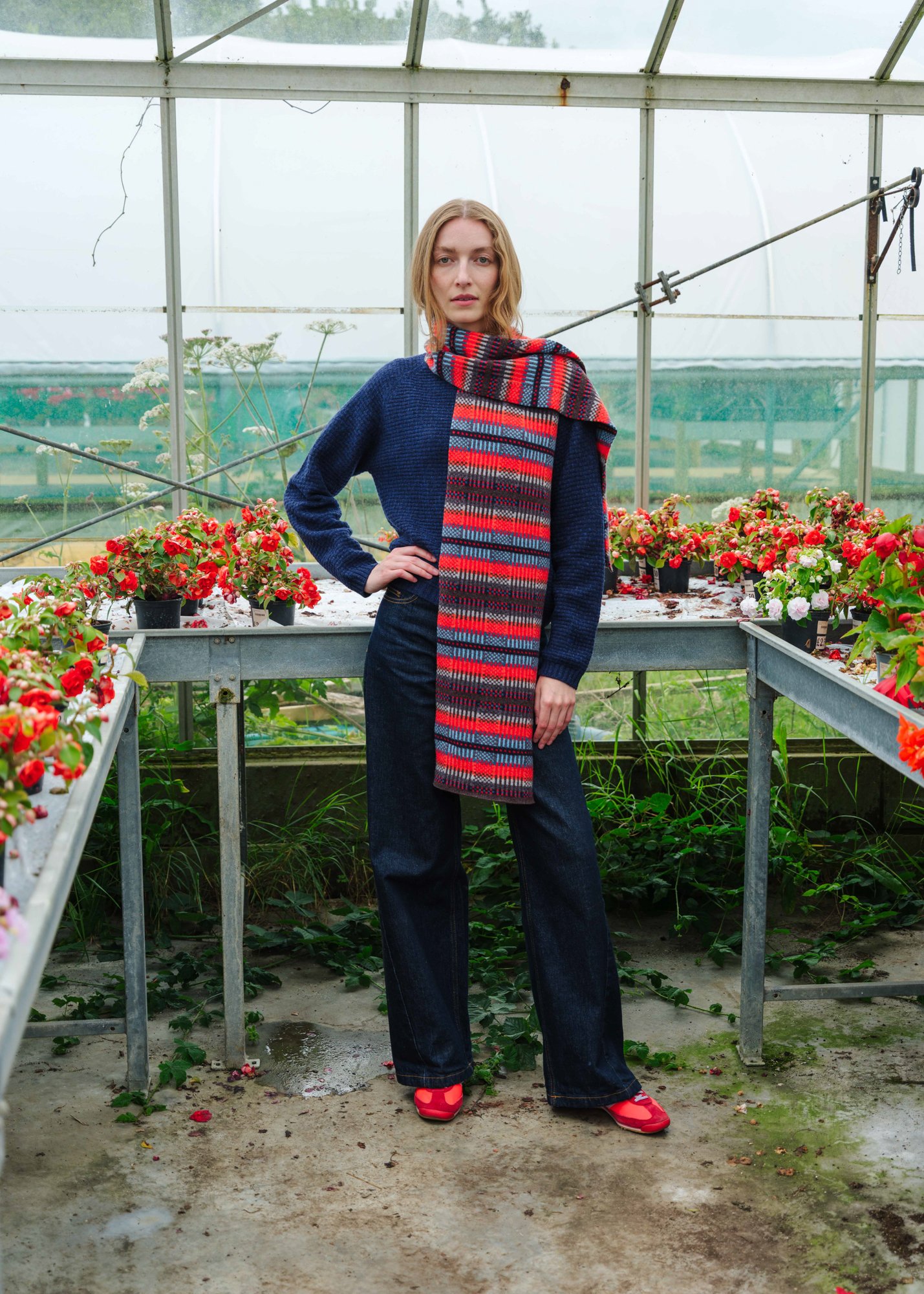 36 26 MODERN TARTAN SCARF COL 4 RED_DSF4016.jpg