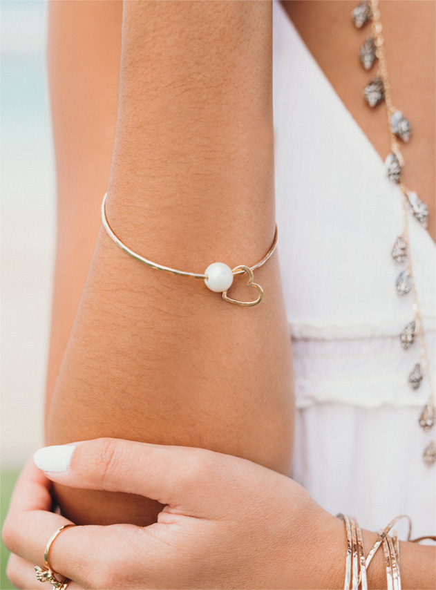 WHITE-LOVE-HEART-BANGLE.jpg