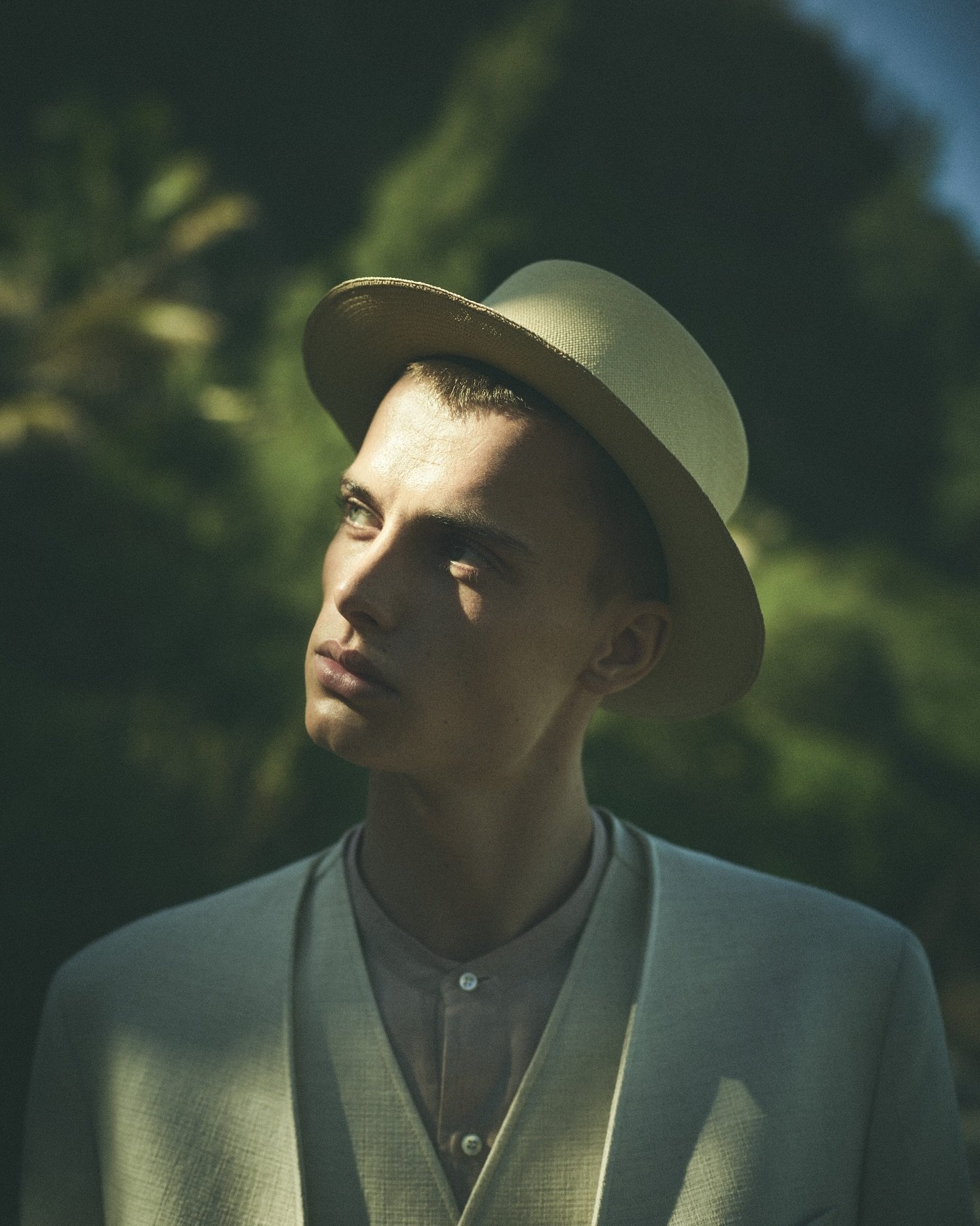 ELIAS&nbsp;@loropiana&nbsp;Resort CAMPAIGN shot at Reunion Island by @annemariekevandrimmelen &hearts;️

Casting&nbsp;@dmcasting&nbsp;@piergiorgio&nbsp;@jussivuorenlehto
Director&nbsp;@beltraangonzalez
Creative director&nbsp;@thomasperssonstudio
Phot