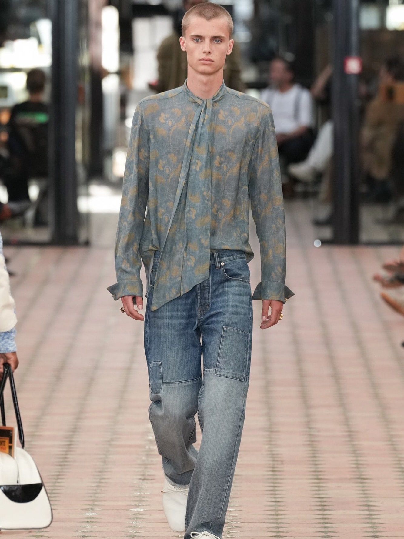 ELIAS MONSTREY @walesbonner SS&rsquo;26 in Paris today &hearts;️

Casting @midlandagency @nico_mao 
Styling @tom_guinness 

#EliasMonstrey #WalesBonnerSS26 #ParisFashionWeek #Paris #thetroopers