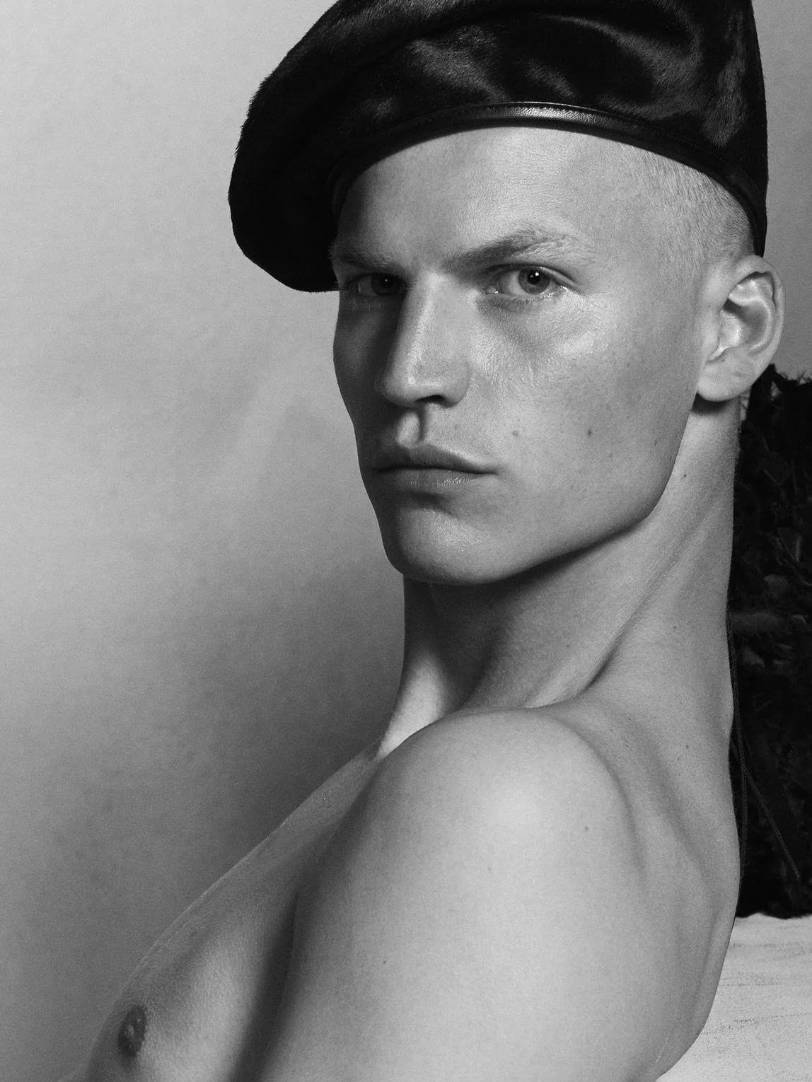 TIMO PAN @numero_netherlands by @zebdaemen 🔥

Casting @remi.felipecast 
Styling @daveysutton 
Make-up @veradierckxofficial 
Hair @stefralbovsky 
Set @jensburez 
Editor @timiletonja 

#TimoPan #NumeroNetherlands #editorial #printed