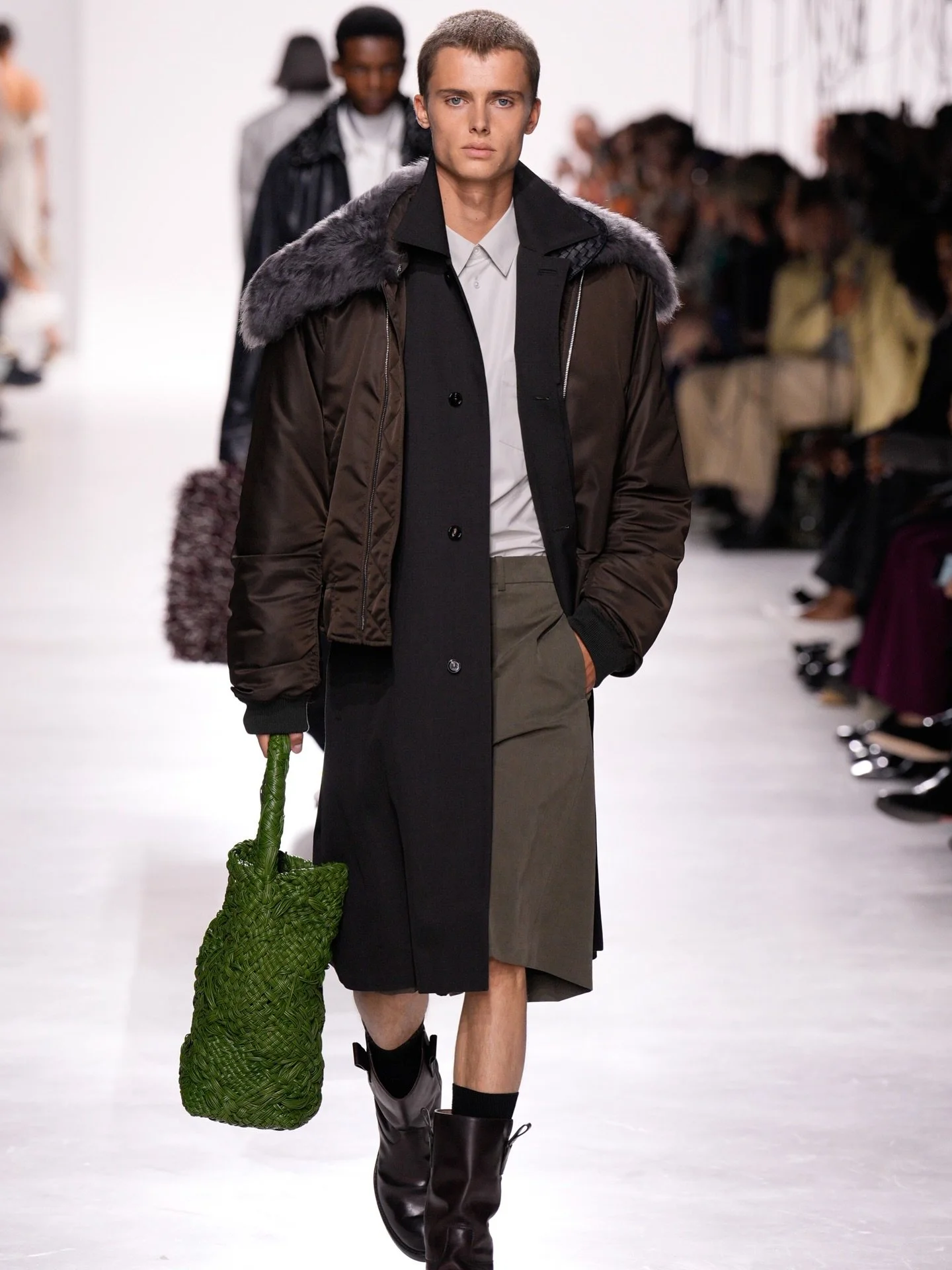 ELIAS MONSTREY @newbottega Summer &lsquo;26 show in Milan today &hearts;️

Casting @bitton @establishmentny @twodadstwokids @rotons @richardnguye @marlenetrtno 
Creative director @louise_trotter_ 
Styling @suzannekoller 

#EliasMonstrey #BottegaVenet