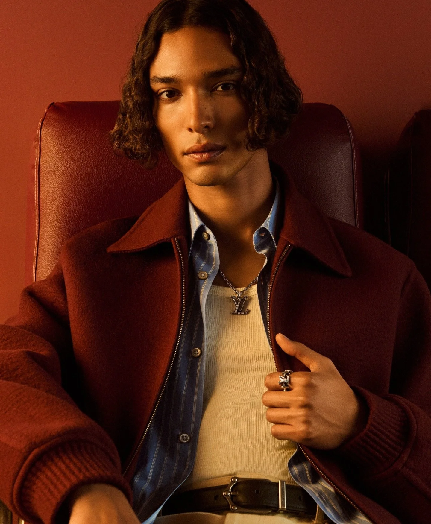 DJAIRO MULDER @louisvuitton SS&rsquo;26 CAMPAIGN shot in Los Angeles &hearts;️

Casting @bitton @establishmentny 
Creative dir @pharrell 
Art dir @corentin.corneau 
Photo @drewvickers 
Styling @marinegabaut 

#DjairoMulder #Dutch #malemodel #LVSS26 #