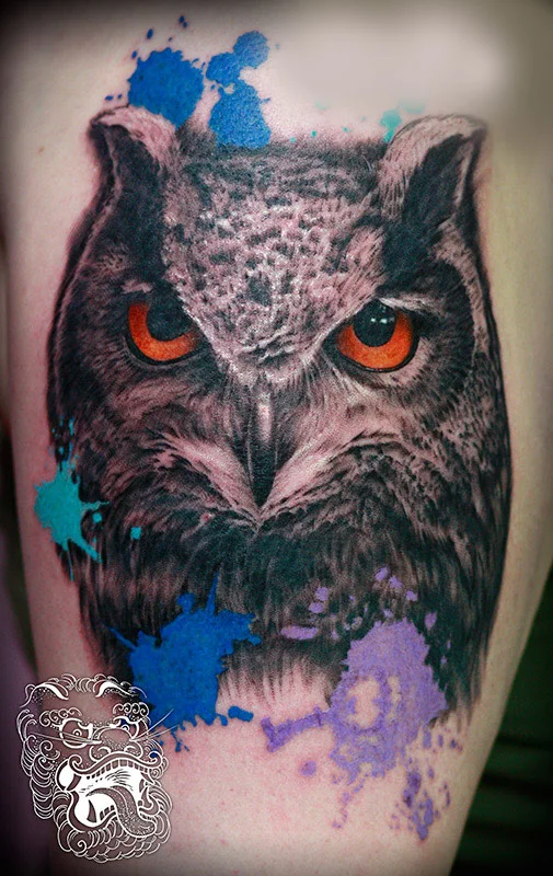 In this slightly stylized version, an owl was chosen more for the look, then for a specific symbolism. It is worth mention that often pure love for tattoo art is the main reason to get tattooed.